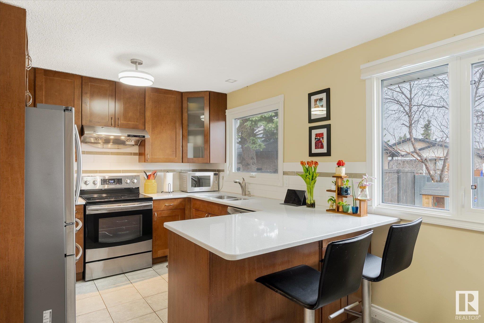 Photo 5 at 10826 32a Avenue Nw, Steinhauer, Edmonton