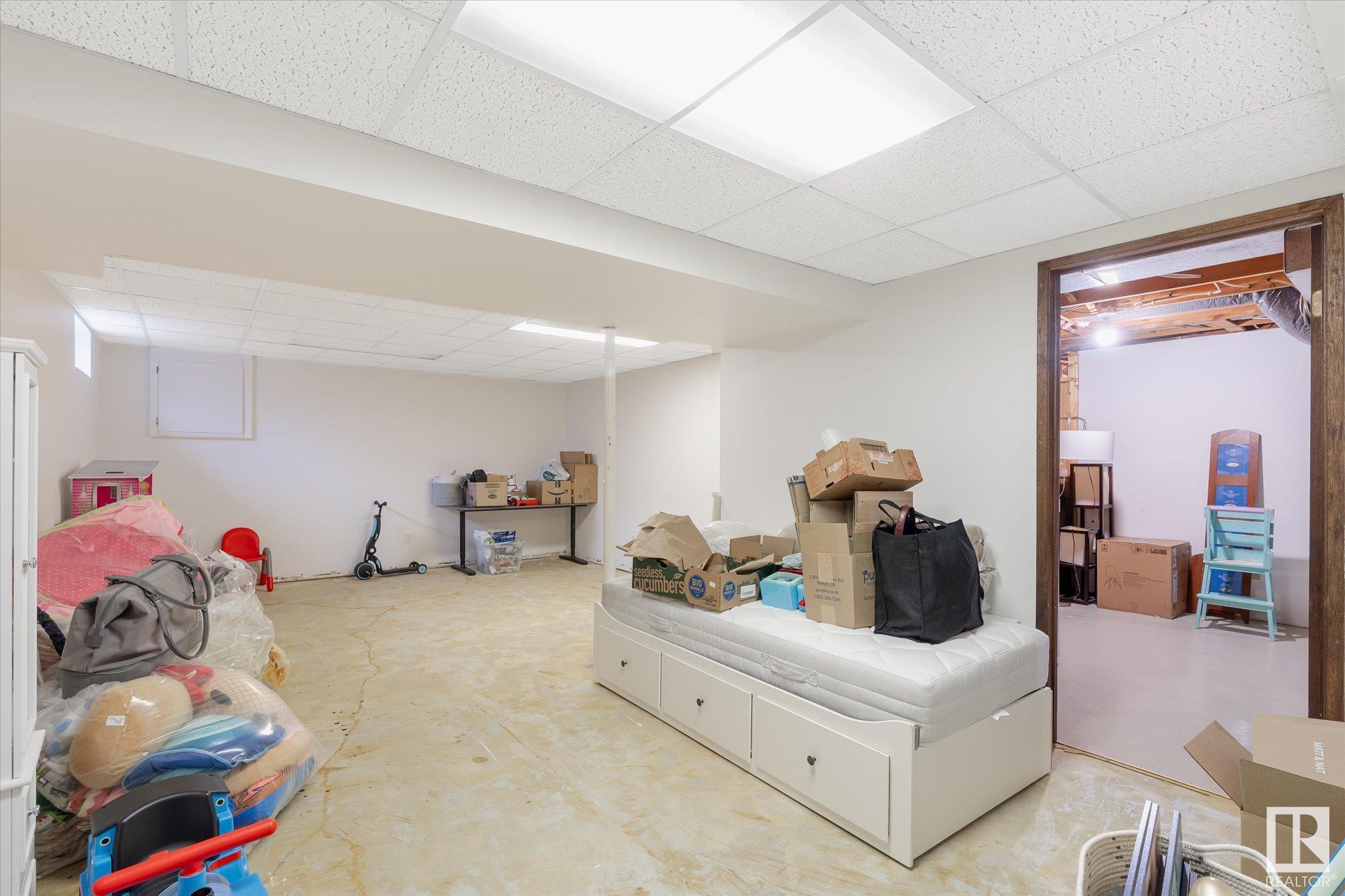 Photo 10 at 10826 32a Avenue Nw, Steinhauer, Edmonton
