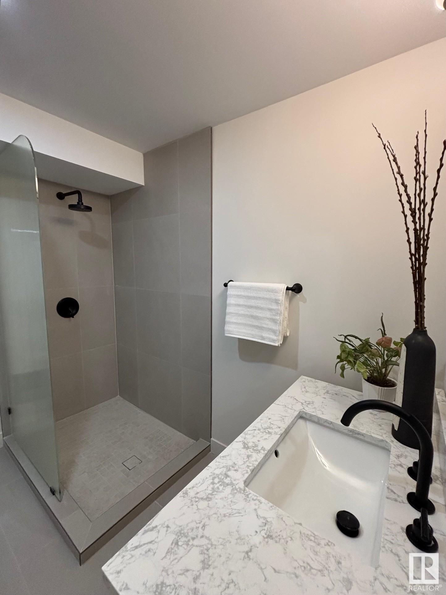Photo 66 at 261 Heagle Crescent Nw, Henderson Estates, Edmonton
