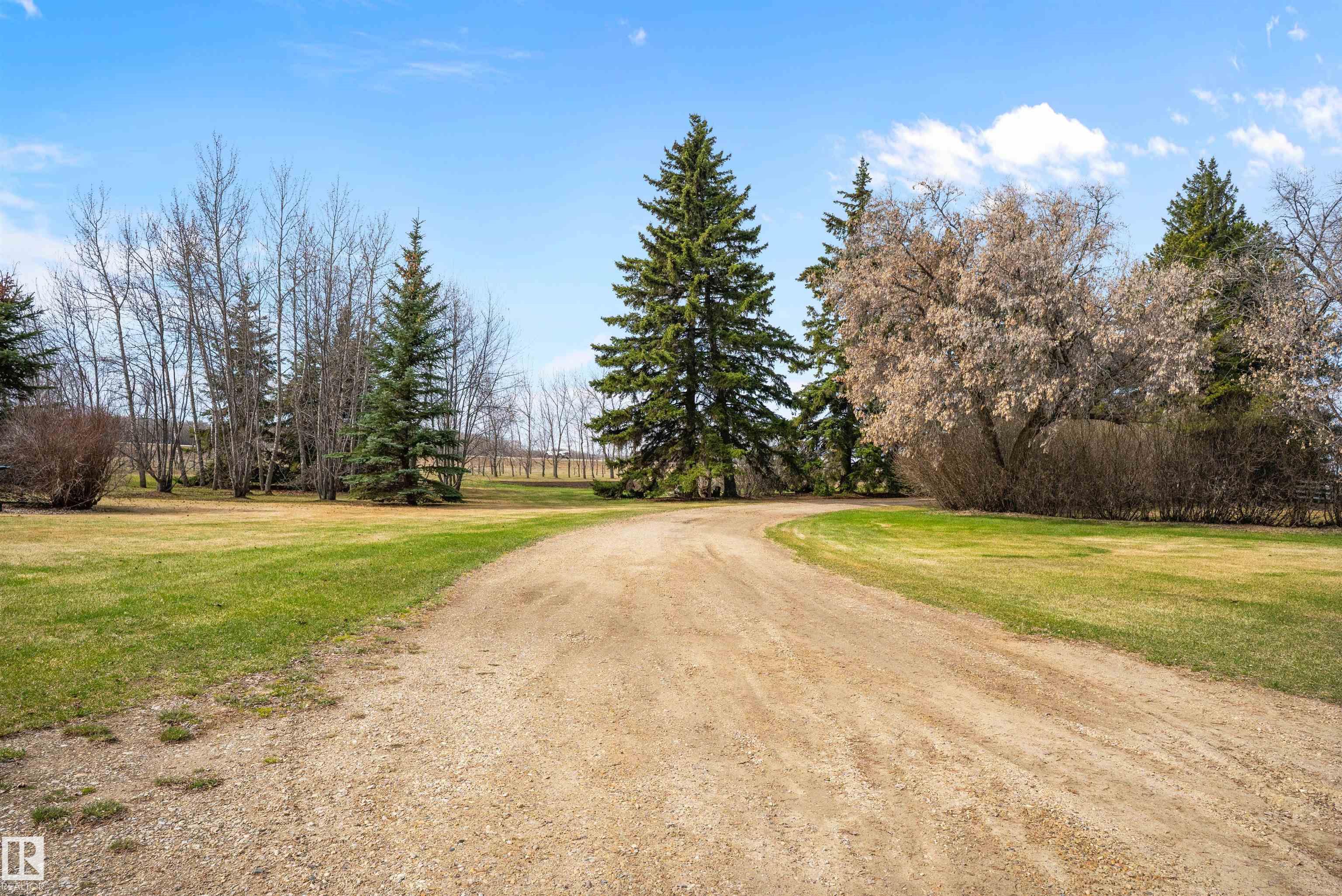Photo 11 at 49229 Rr 263, None, Rural Leduc County
