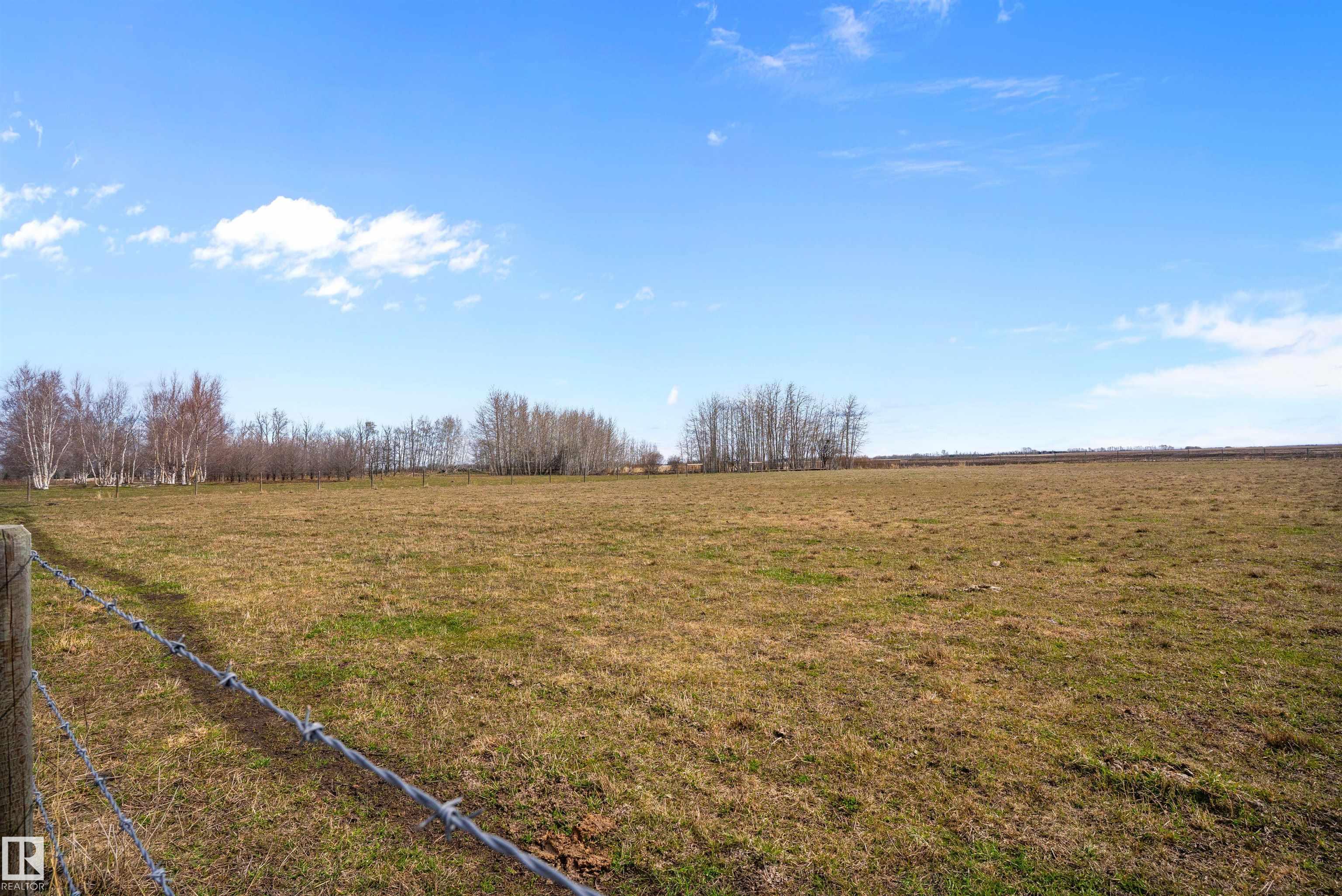 Photo 12 at 49229 Rr 263, None, Rural Leduc County