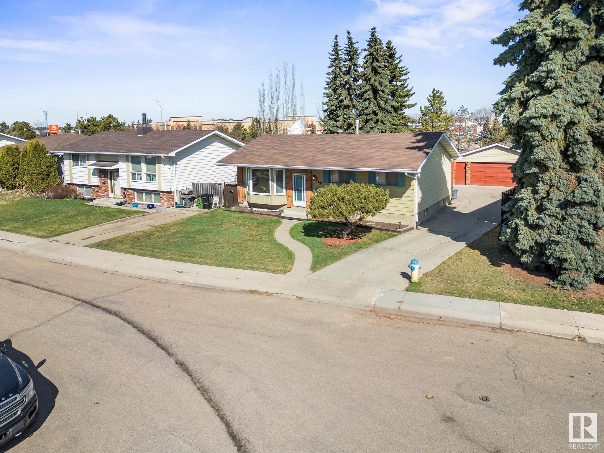 http://cdnparap120.paragonrels.com/ParagonImages/Property/p12/RAE/225345695/1/0/0/e84f9fb3ef82ae1ce73d2f55c3487d5a/1/8b8088c55222cb88811386a7c6297a90/225345695-20f1f821-1560-492a-b168-09004d0604cf.JPG