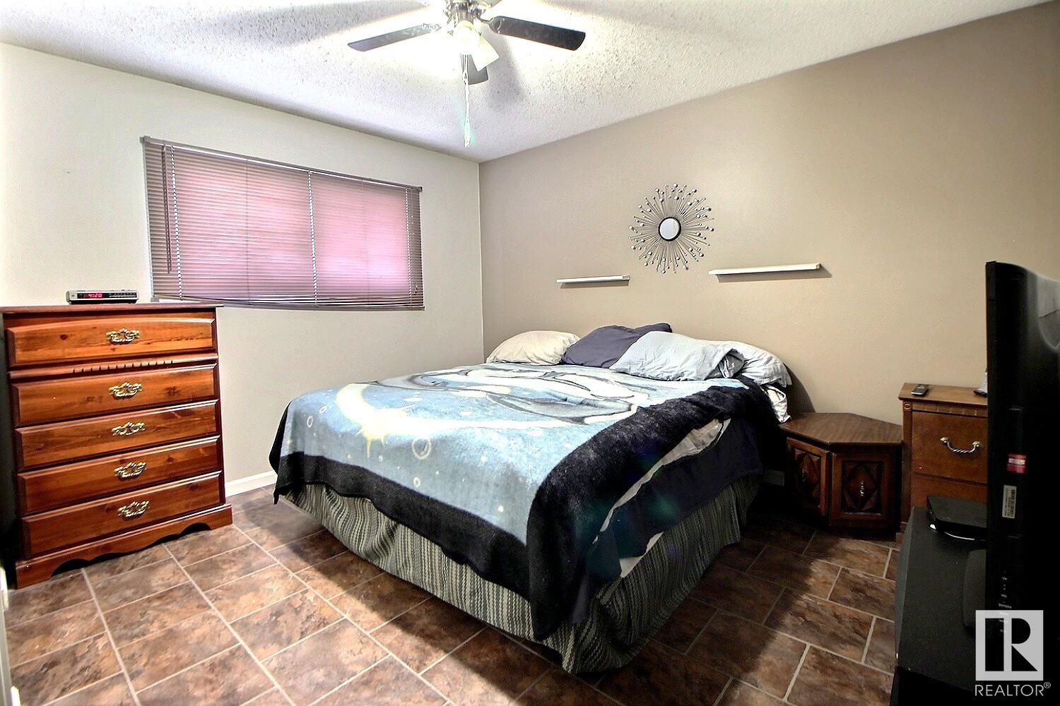 Photo 8 at 86 Circlewood Drive, Maplewood, Sherwood Park