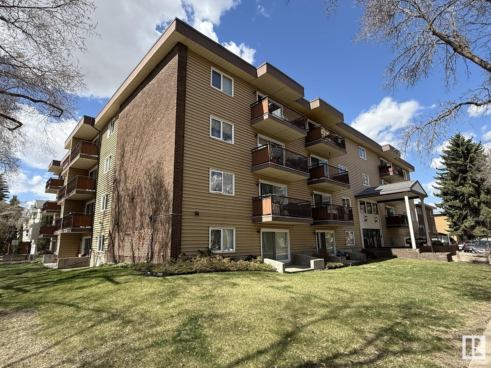 http://cdnparap120.paragonrels.com/ParagonImages/Property/p12/RAE/225345808/1/0/0/17c9603c8f1f6e723a485af572e79924/1/94ee347427f358d43fd8f045fb5f0d8f/225345808-2783d2c7-9802-40f2-88d9-cdad8669f6ed.JPG