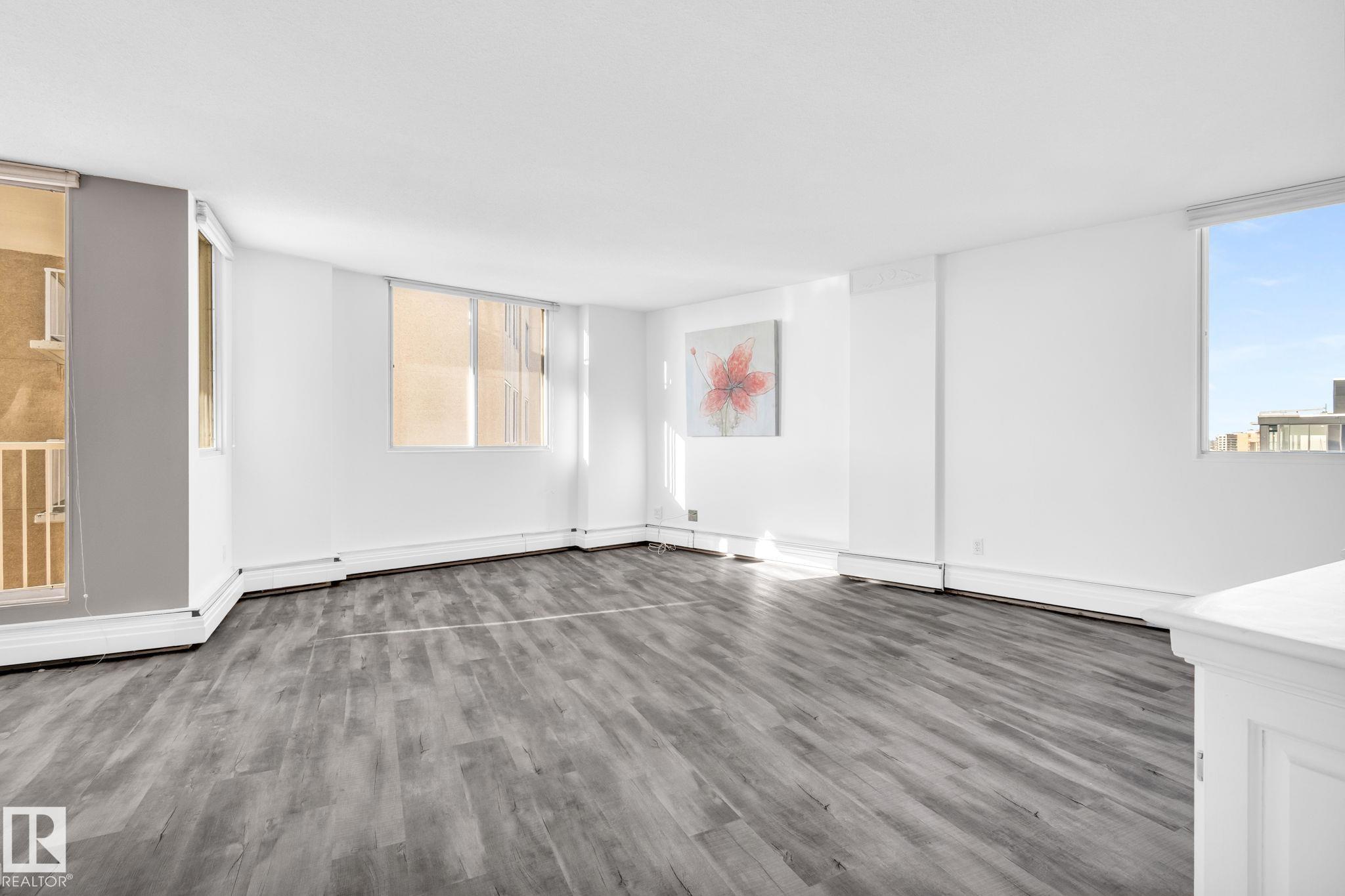 Photo 18 at 1401 - 12121 Jasper Avenue NW, Wîhkwêntôwin, Edmonton