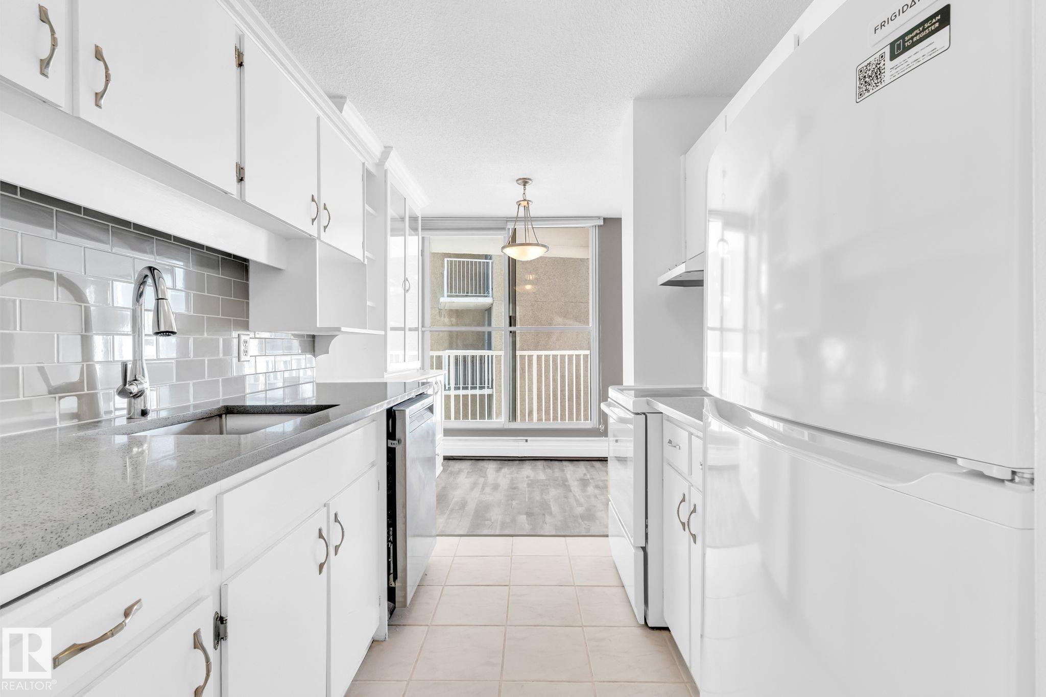 Photo 6 at 1401 - 12121 Jasper Avenue NW, Wîhkwêntôwin, Edmonton