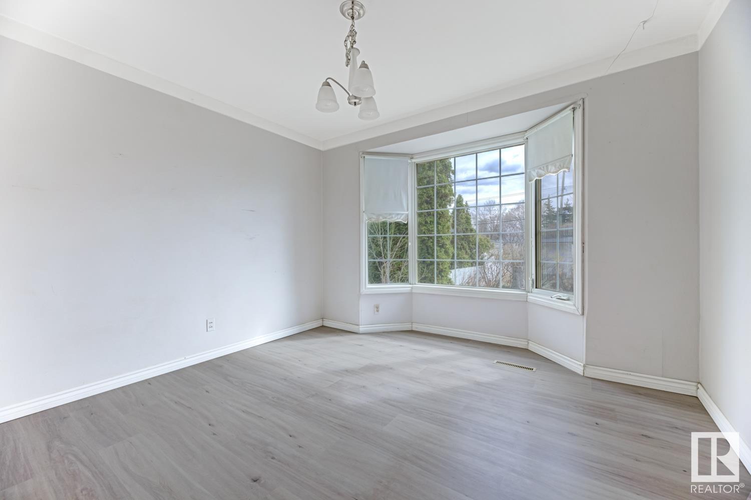 Photo 31 at 7621 91 Avenue Nw, Holyrood, Edmonton