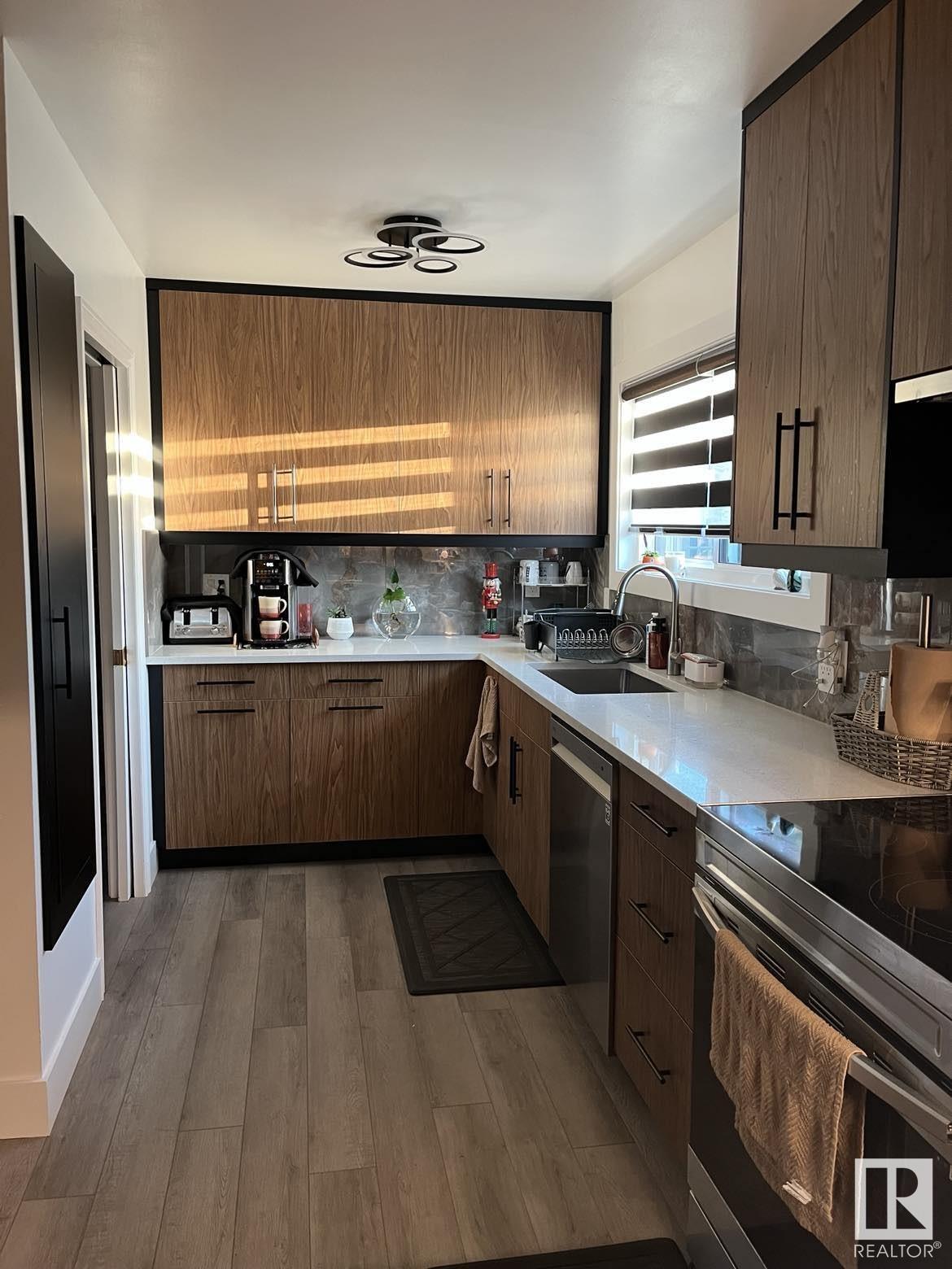 Photo 13 at 12904 95 Street Nw, Killarney, Edmonton
