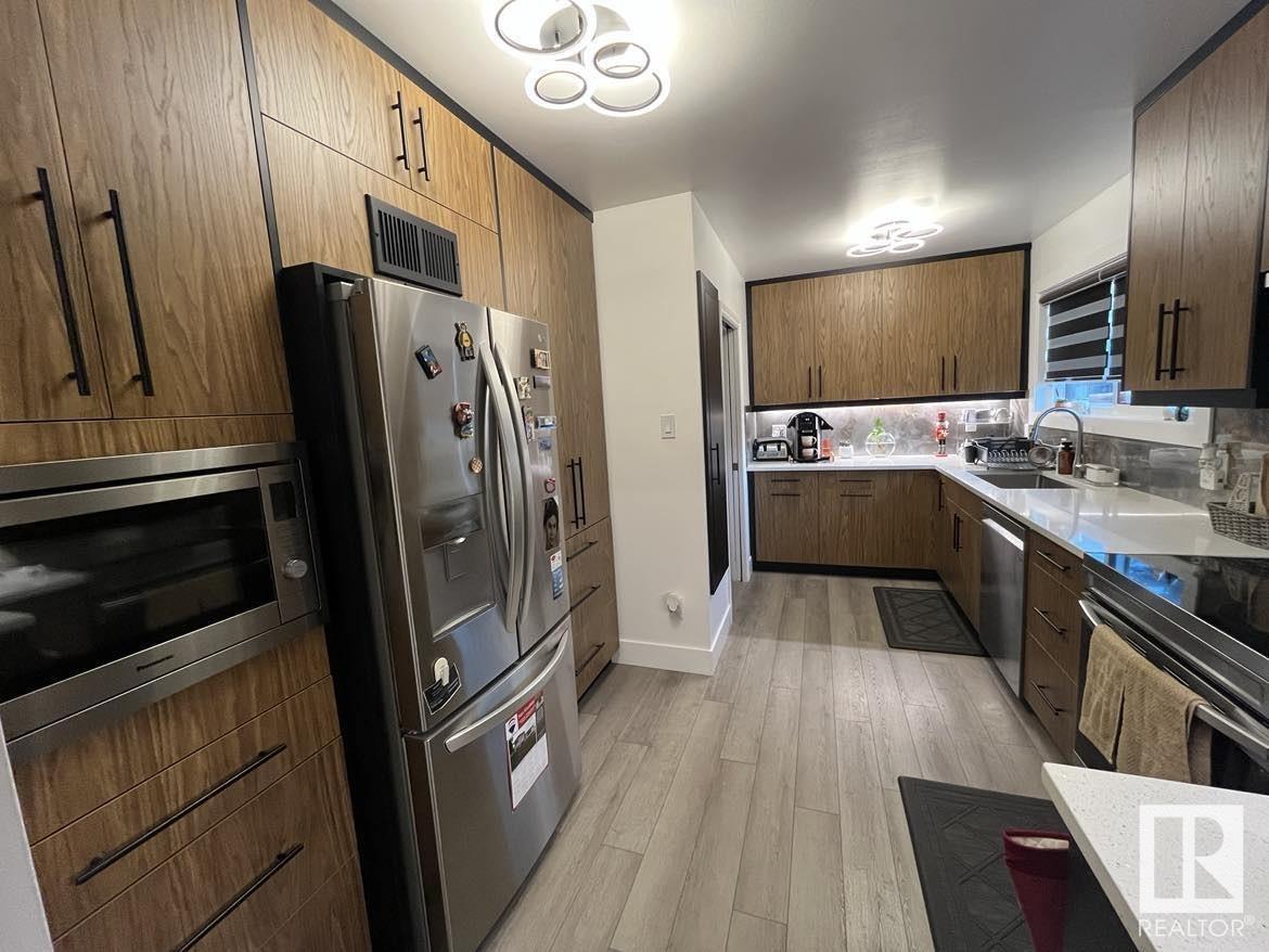 Photo 10 at 12904 95 Street Nw, Killarney, Edmonton