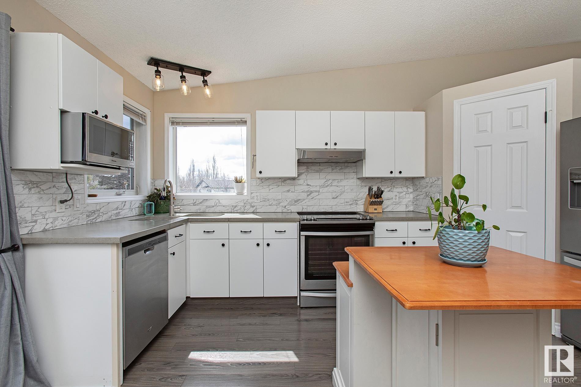 Photo 14 at 230 Rainbow Crescent, Regency Park, Sherwood Park