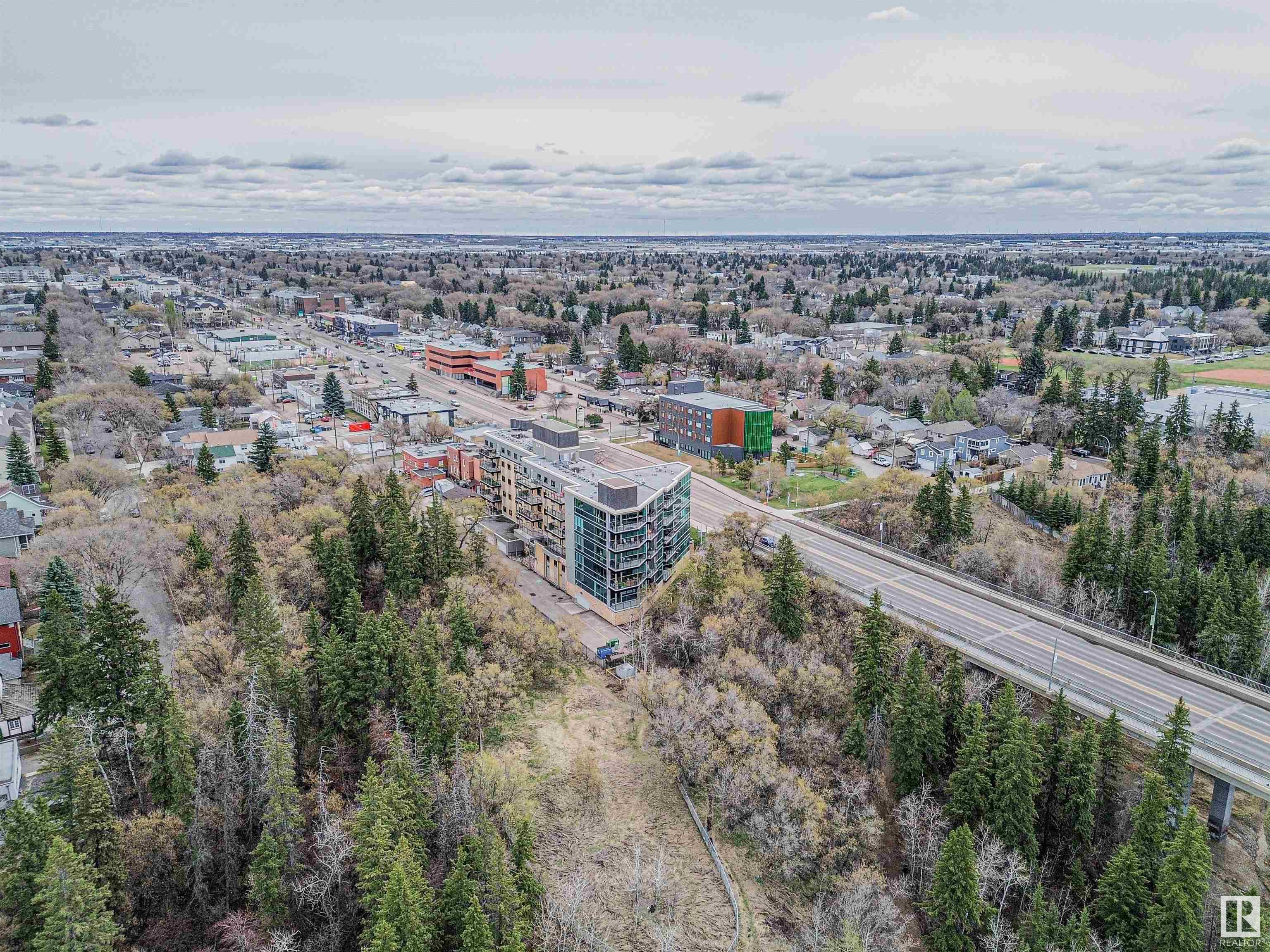http://cdnparap120.paragonrels.com/ParagonImages/Property/p12/RAE/225345991/60/0/0/f9b3be1c441815da795e85ffdd68c22f/1/13f57321fc399ba8ebecf5eb5c1df313/225345991-b9f115ba-6562-4a4d-b6b5-4254a9ff7a01.JPG