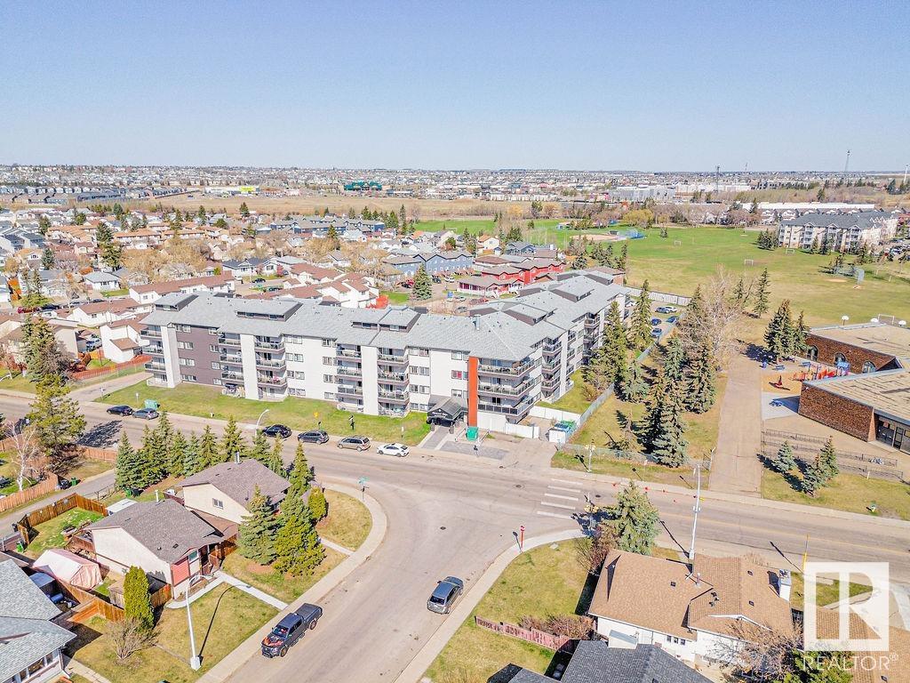 http://cdnparap120.paragonrels.com/ParagonImages/Property/p12/RAE/225346083/1/0/0/5def0120c16482aa7859df9866f96132/1/7560d5fa13055c8dc4e4be1cf771dd6a/225346083-e772ae5f-16e2-402a-a933-352d89f9482d.JPG