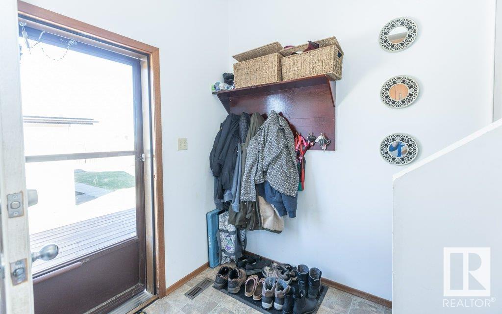 http://cdnparap120.paragonrels.com/ParagonImages/Property/p12/RAE/225347124/50/0/0/c517e60d60c77bab8d726ecf59907a18/1/b3c49aada79cc508f8a0e047220bb866/225347124-d2f0f763-0853-4f87-8b64-ba60d8223b93.JPG