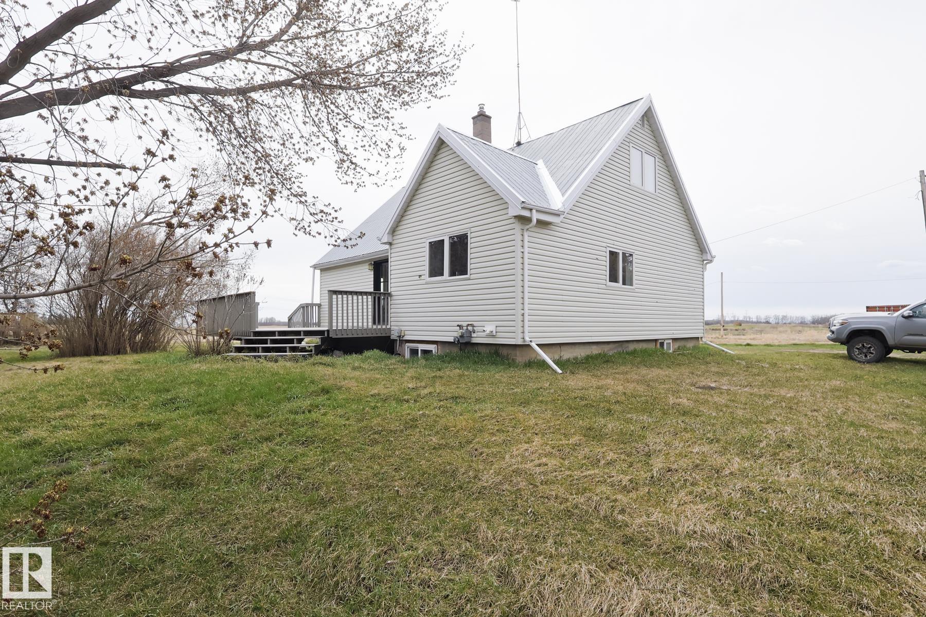 Photo 5 at 52024 Rge Road 265, None, Rural Parkland County