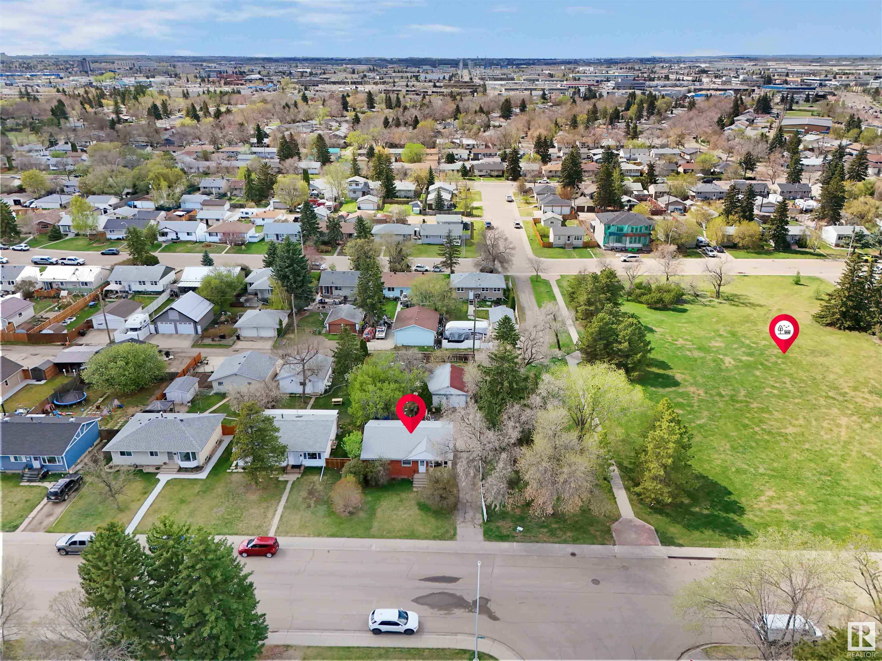 http://cdnparap120.paragonrels.com/ParagonImages/Property/p12/RAE/225347416/6/0/0/83eea1c324fe222c052df796a59d20db/1/6af444d1625c67f02e2d7f901b416c30/225347416-40eec734-91ae-48f6-b8f0-b61c197c7a7e.JPG