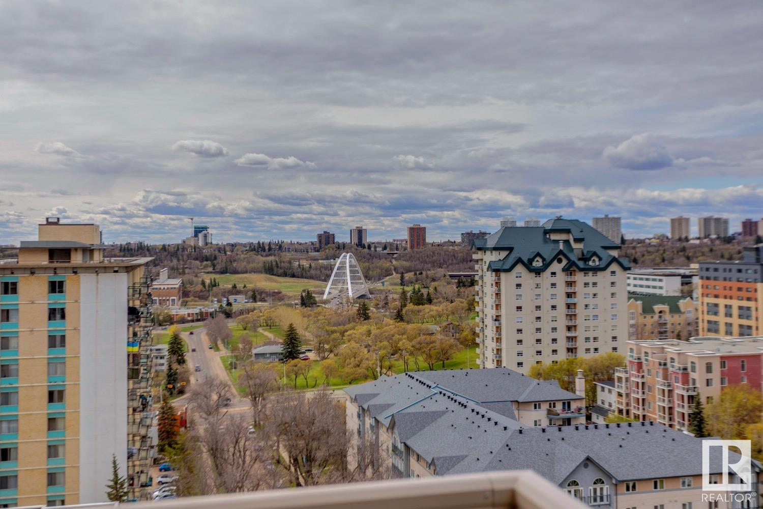 http://cdnparap120.paragonrels.com/ParagonImages/Property/p12/RAE/225347441/27/0/0/81c2fa27fbff062caa797a90a14dc840/1/377fa8046de54e3cefef3a0e05ae01ec/225347441-7de847bf-1e7c-45e8-9ab8-7b9455c432af.JPG