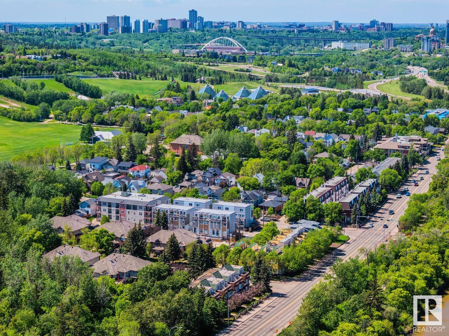 http://cdnparap120.paragonrels.com/ParagonImages/Property/p12/RAE/225347493/57/0/0/6924a35eb79085973242483df8f43d1f/1/36349b28f6823536ce09eedad2560a47/225347493-b36f47e1-ce7a-4056-9c98-a971b139fb1d.JPG