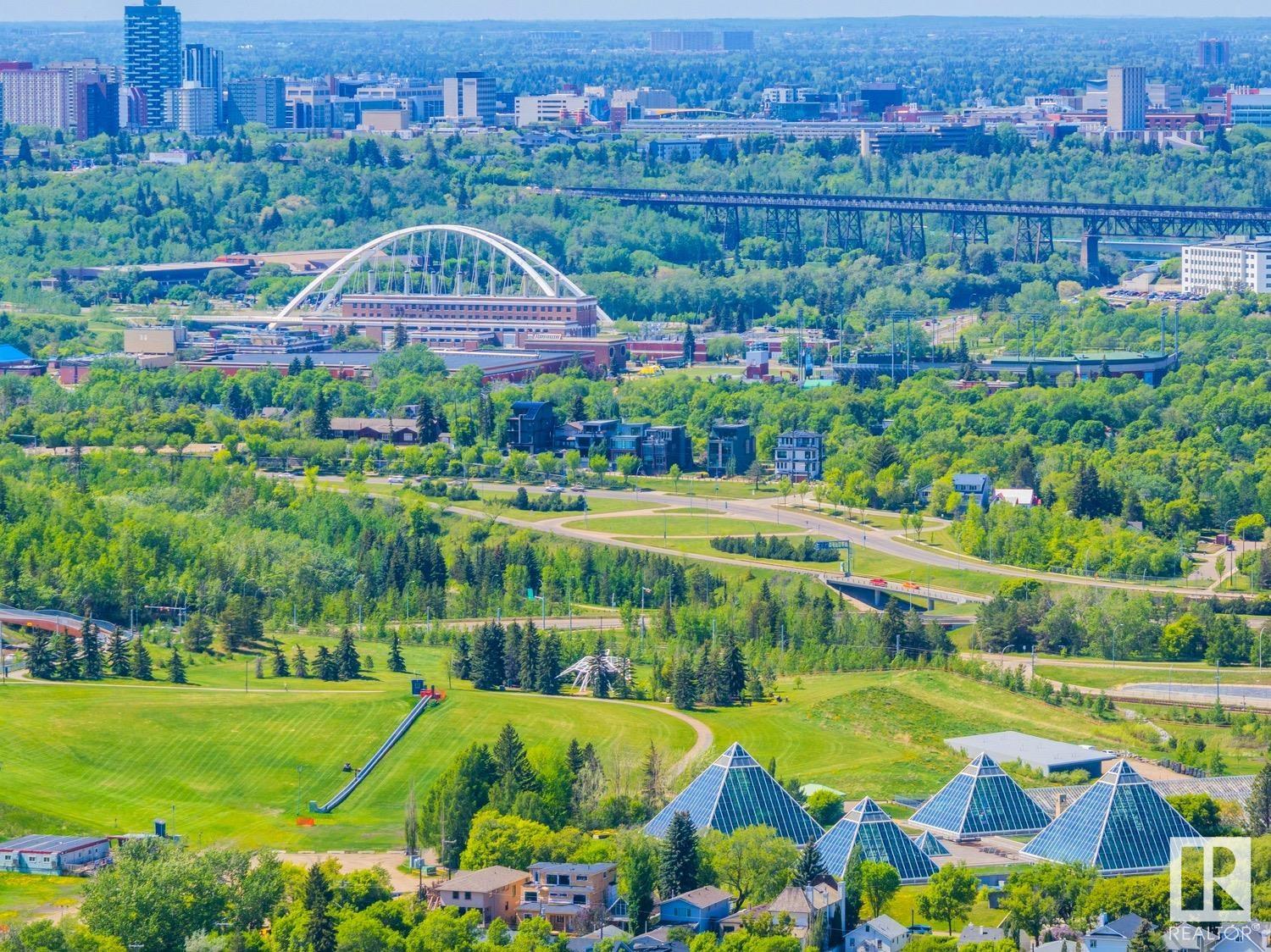 http://cdnparap120.paragonrels.com/ParagonImages/Property/p12/RAE/225347493/59/0/0/8ace0e558b5ed808ebfd7f69b550d255/1/36349b28f6823536ce09eedad2560a47/225347493-7c85071e-4c97-4b9b-96c6-ddbfd36a2ad8.JPG