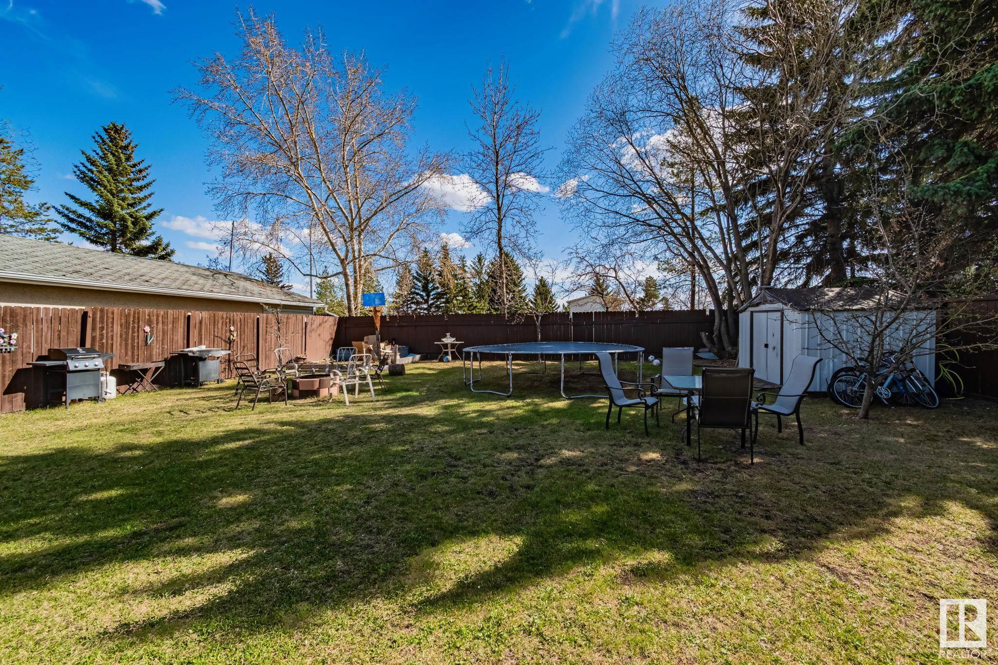 http://cdnparap120.paragonrels.com/ParagonImages/Property/p12/RAE/225347593/38/0/0/18b2015d6a9b6d8e8b22a9e6c2720bf7/1/39cb3d38f00ffda130e4e2baf1943b3f/225347593-0a9a3f83-52bd-40e1-8561-2fc8456390e5.JPG