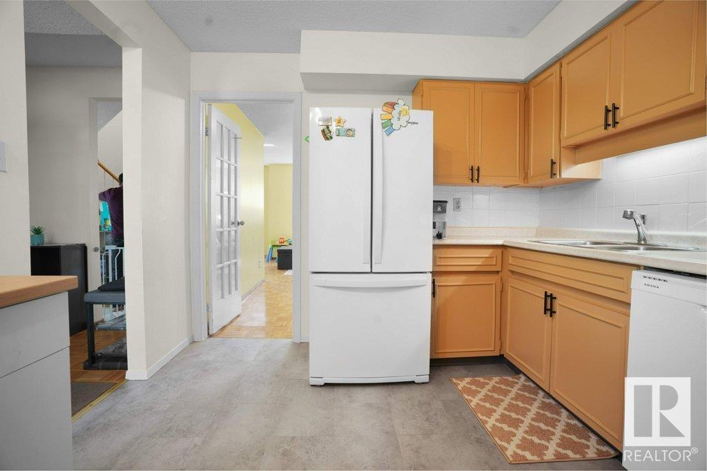 http://cdnparap120.paragonrels.com/ParagonImages/Property/p12/RAE/225347605/23/0/0/ff61e1c2eb65ae1a8b48060e630fddf2/1/08fa84fcc4dc2947e00801b5ff9bbc38/225347605-6a63f6b2-375f-48f8-975a-c0775d5c4f71.JPG