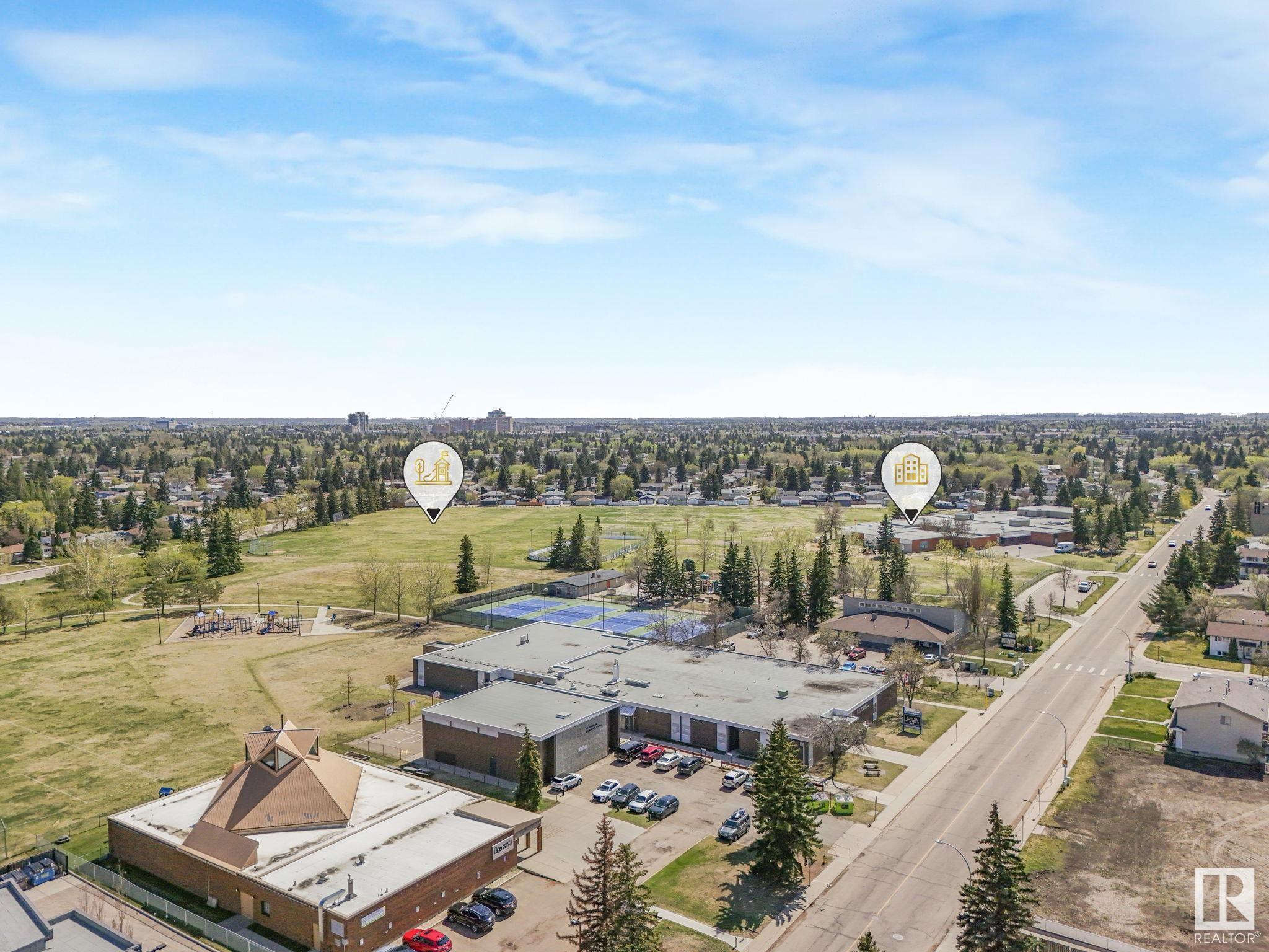 http://cdnparap120.paragonrels.com/ParagonImages/Property/p12/RAE/225347774/49/0/0/17da484b59ef7141507e1f4cc498e51b/1/10b0c447b6b89558c8c18e2666371f64/225347774-14bdadd9-74d0-4c41-a49f-7df671c0751c.JPG