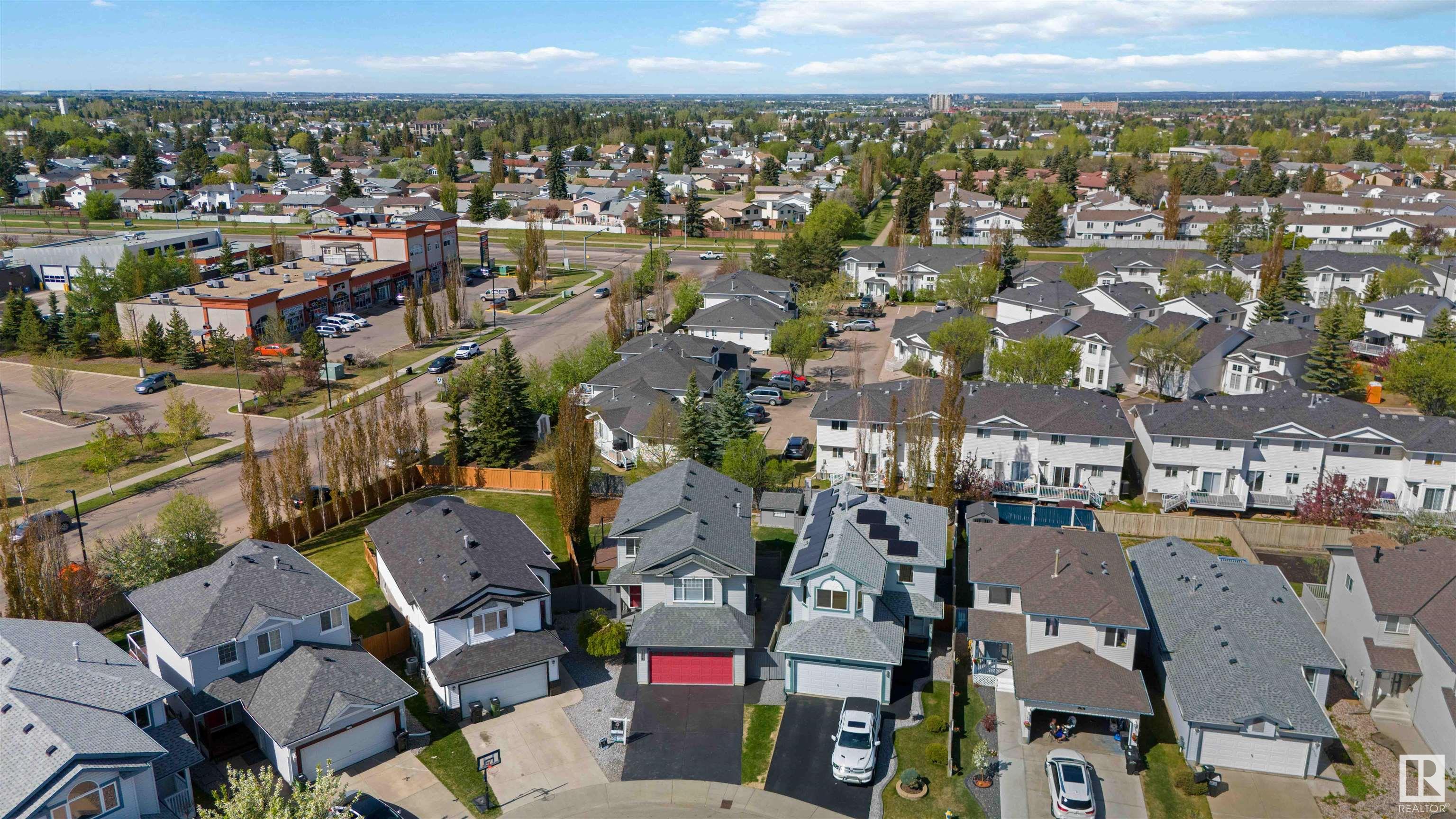 http://cdnparap120.paragonrels.com/ParagonImages/Property/p12/RAE/225347964/54/0/0/172ef654719538a19b1ae63d2e9f186e/1/0da019bb6ad53def704efff9a10d84e6/225347964-56237afd-b247-4deb-9d89-431c03a7b237.JPG