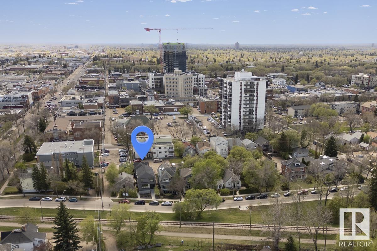 http://cdnparap120.paragonrels.com/ParagonImages/Property/p12/RAE/225348020/64/0/0/6b65e9cbe07e61dc84154922d02dd719/1/43fa75dbc1d8b409ef2e09f0e76f4cd6/225348020-8060517a-719f-4f6e-93e3-811aaf7cad11.JPG