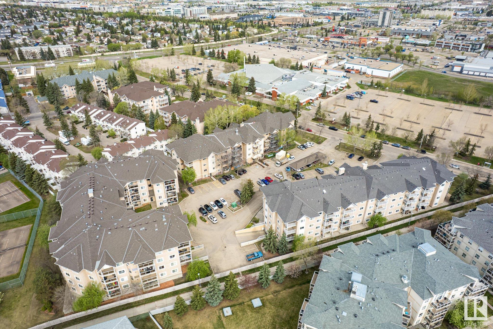 http://cdnparap120.paragonrels.com/ParagonImages/Property/p12/RAE/225348174/1/0/0/1eed069f921da139fe73f60b84cff298/1/e3fa7321a6ae88554136e867faec21ac/225348174-aee51c94-ee67-43d4-a4aa-ef8d24626063.JPG