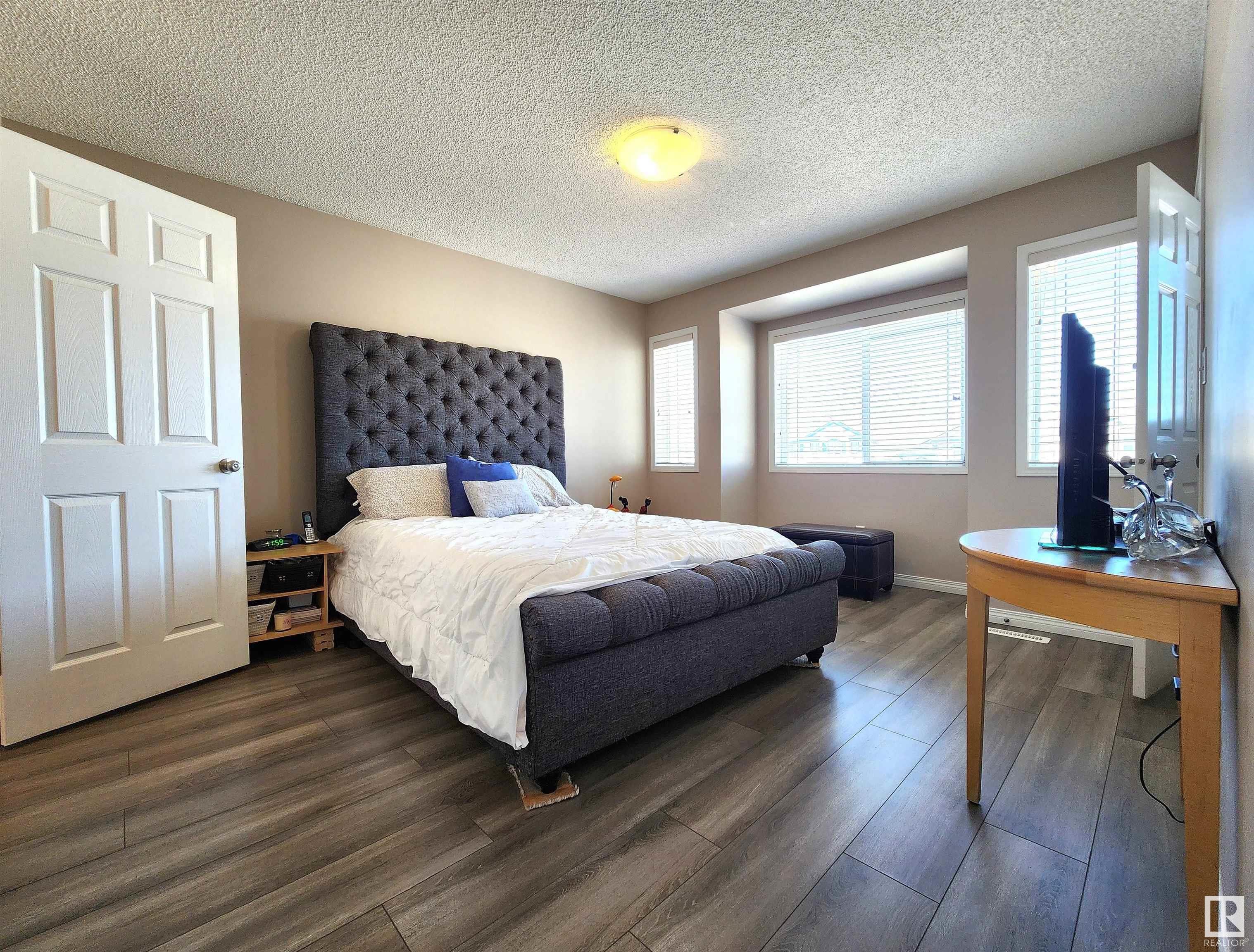 http://cdnparap120.paragonrels.com/ParagonImages/Property/p12/RAE/225348207/22/0/0/82a27cd9620c271c50c83b17d8233047/1/c75c8c68f851e8c207f9d49014aa3887/225348207-7a8c778e-22fd-46cc-9acc-0711eeee6c28.JPG