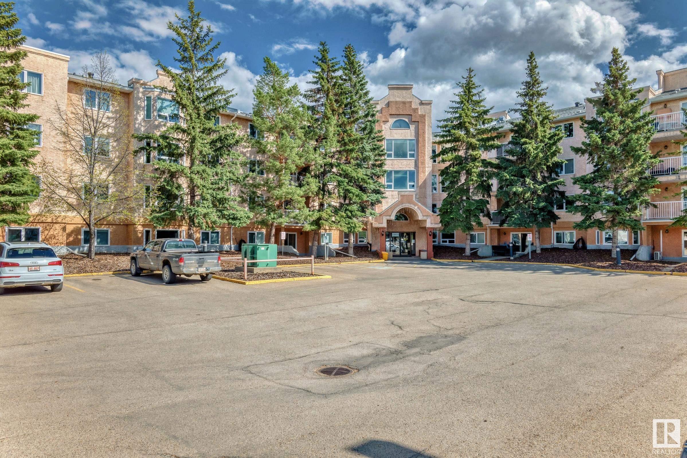 http://cdnparap120.paragonrels.com/ParagonImages/Property/p12/RAE/225348535/1/0/0/793af5ac662c6ba02e136b8d7c252a15/1/2e95ebfe1ee4f8fabddf2a3e6369cfb1/225348535-a5a50452-67bd-4b80-882a-f4b164c6b9e6.JPG