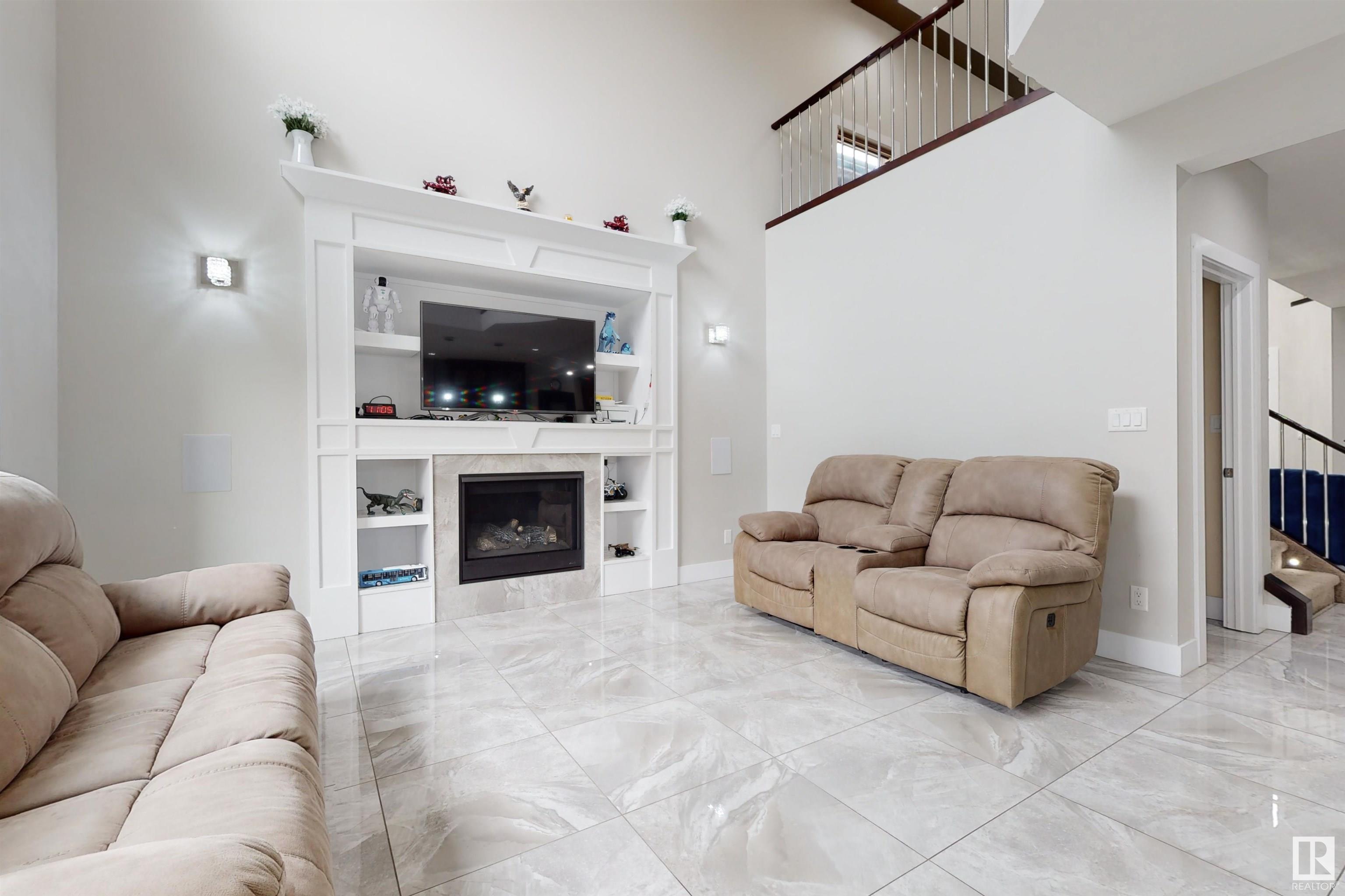 Photo 14 at 2617 21a Avenue Nw, Laurel, Edmonton