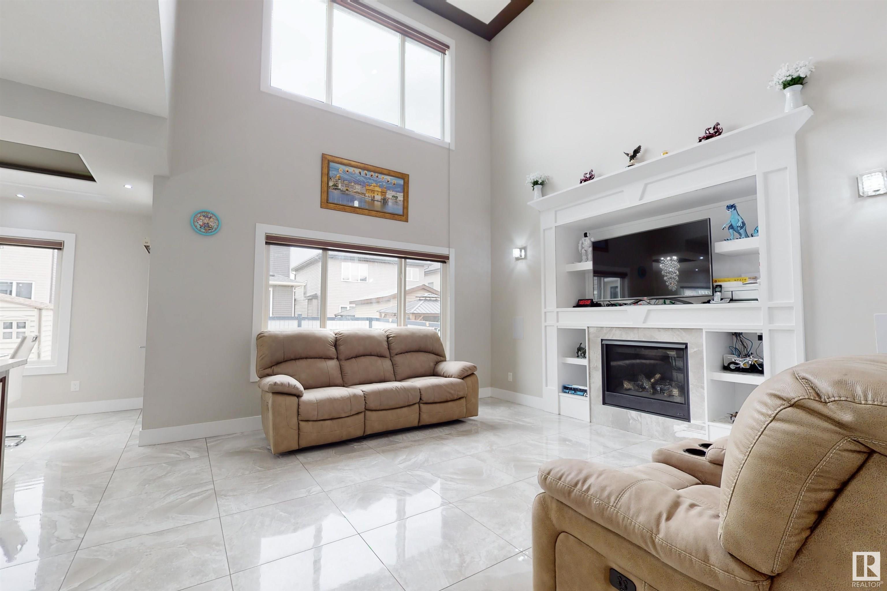 Photo 16 at 2617 21a Avenue Nw, Laurel, Edmonton