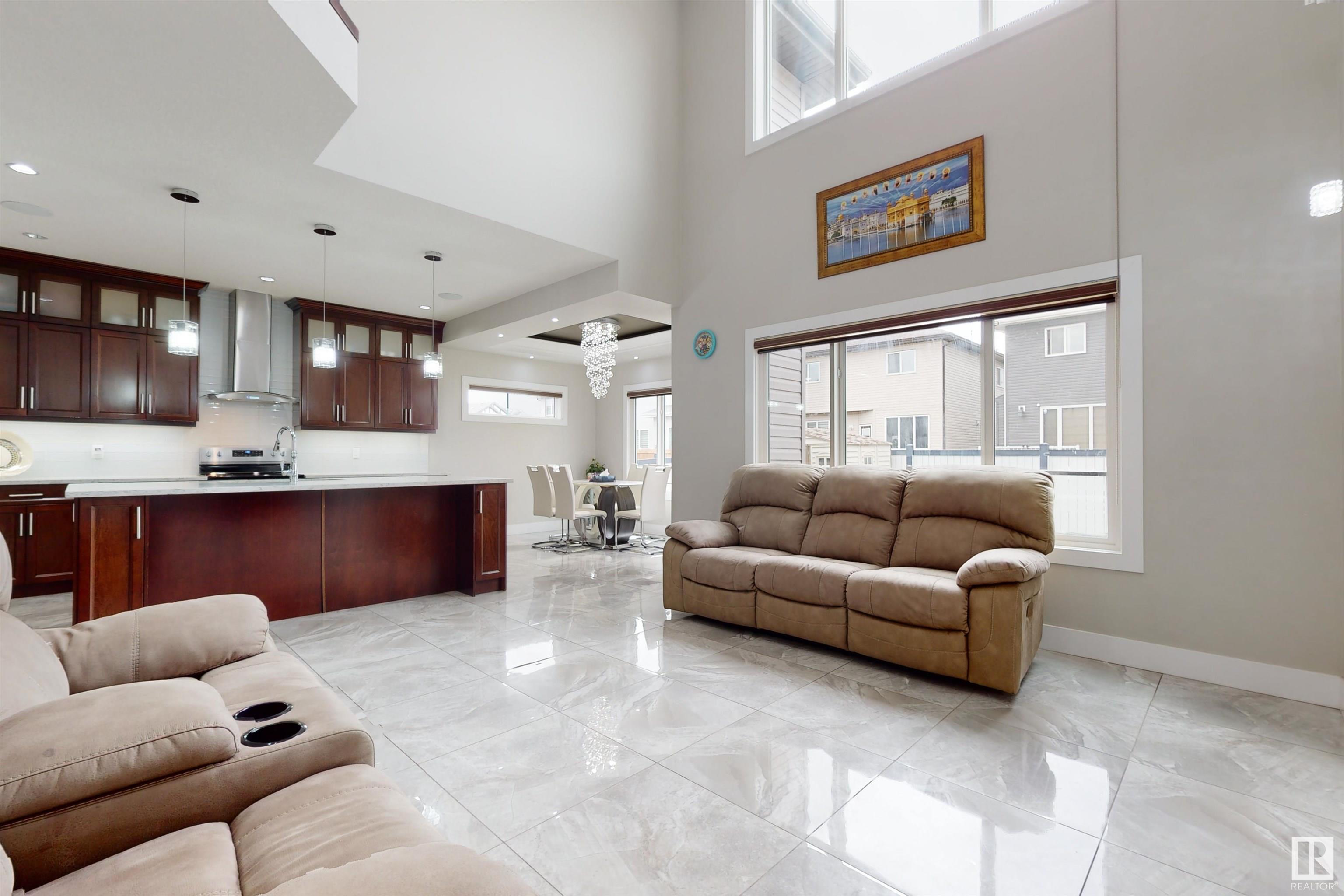 Photo 18 at 2617 21a Avenue Nw, Laurel, Edmonton