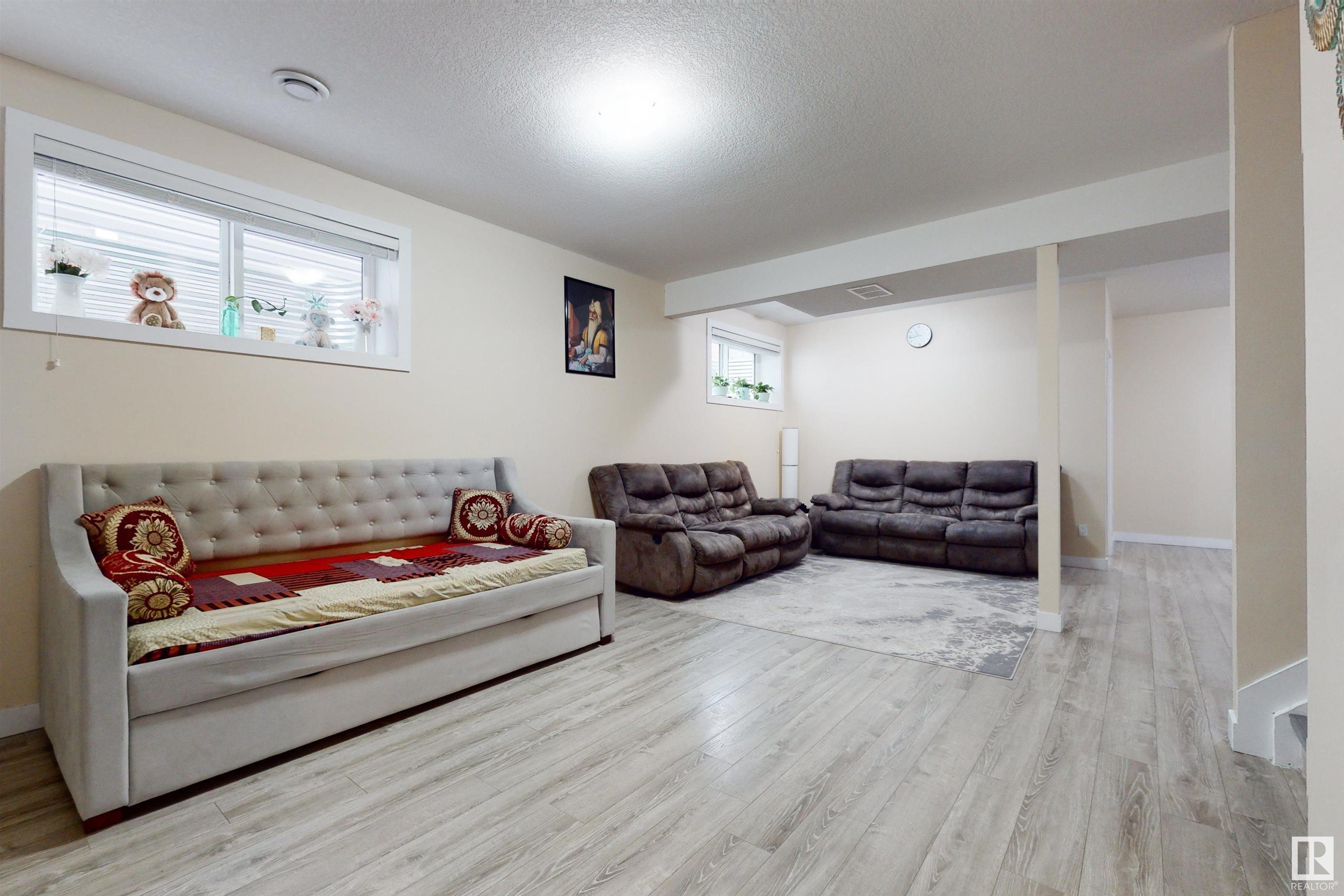 Photo 39 at 2617 21a Avenue Nw, Laurel, Edmonton