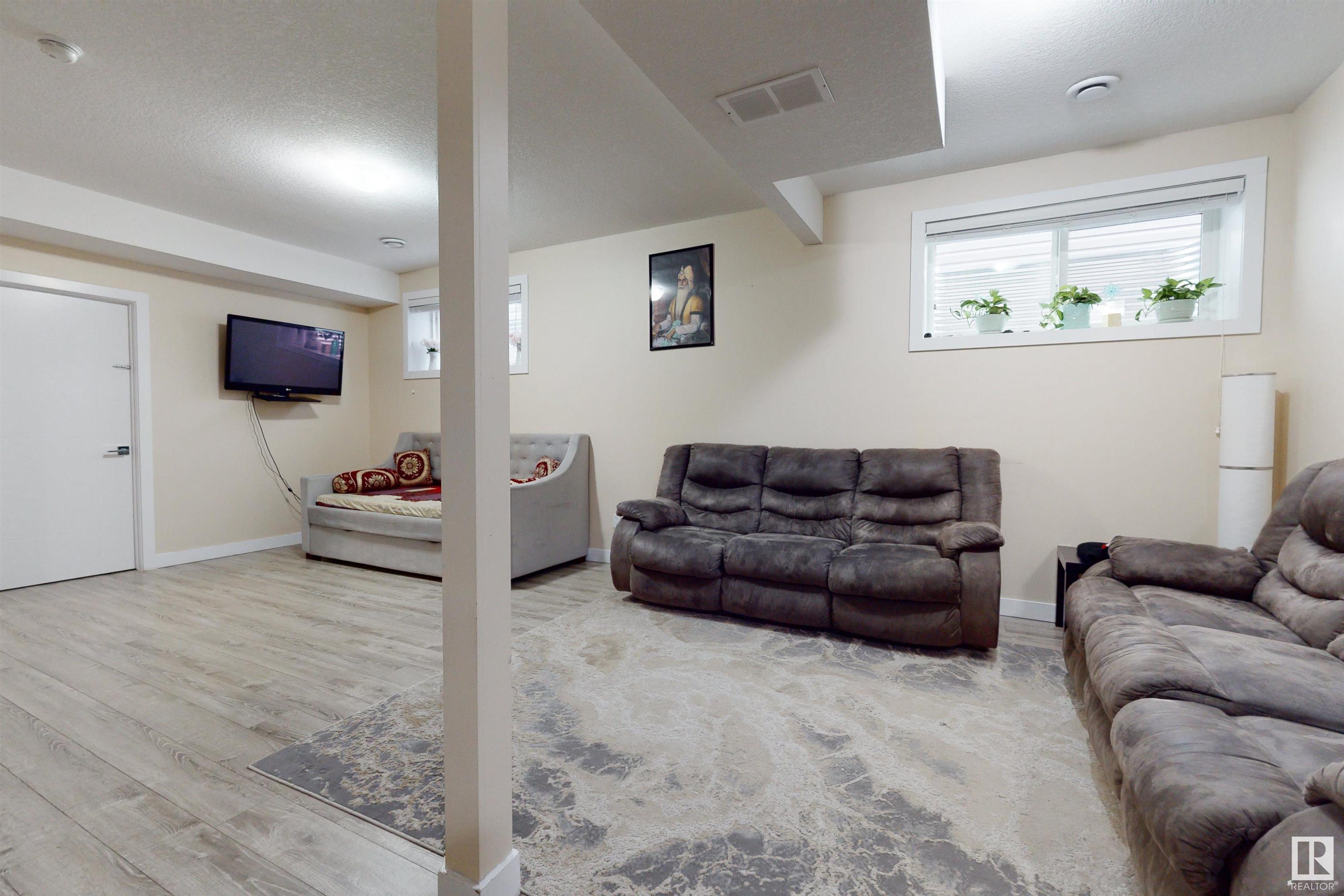 Photo 41 at 2617 21a Avenue Nw, Laurel, Edmonton