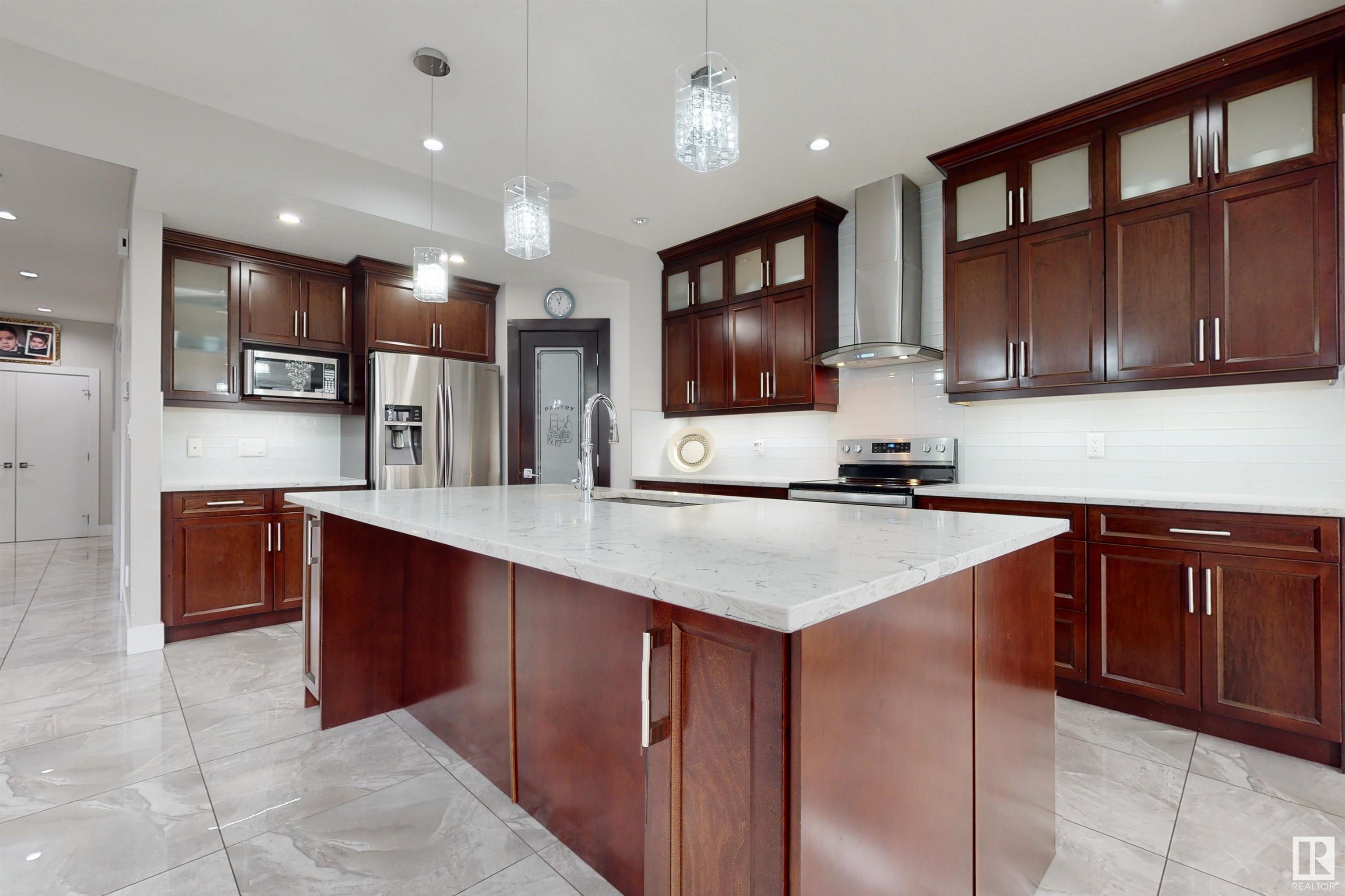 Photo 7 at 2617 21a Avenue Nw, Laurel, Edmonton
