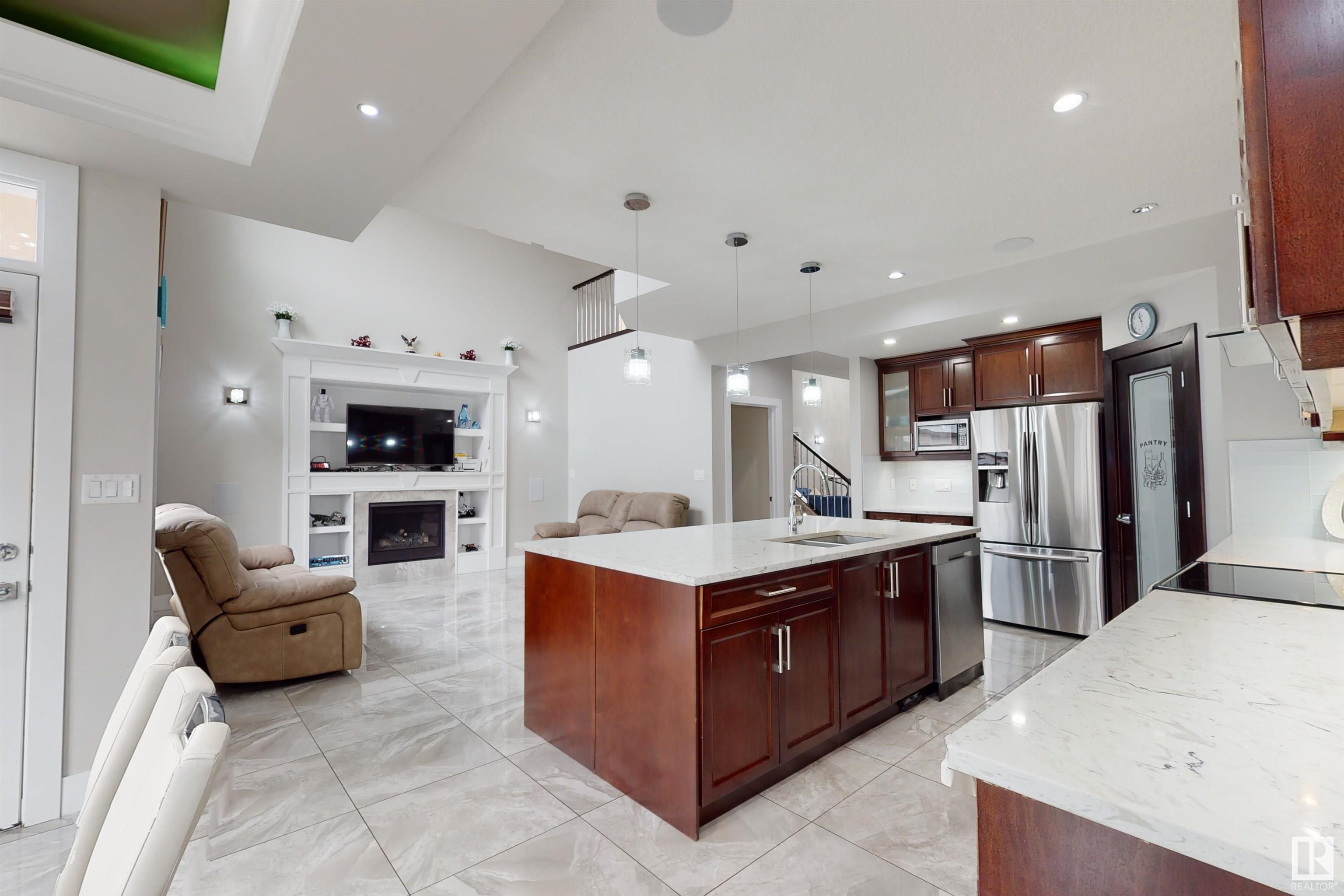 Photo 8 at 2617 21a Avenue Nw, Laurel, Edmonton
