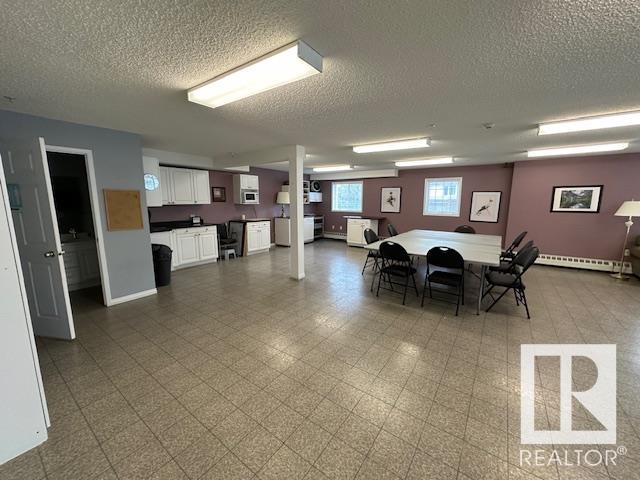 http://cdnparap120.paragonrels.com/ParagonImages/Property/p12/RAE/225348584/34/0/0/2392642580bac8a6c55c7fc5be278cf7/1/dea235631928bd8d381cd354e3e796b7/225348584-b1318fad-bcdc-49c5-9c19-301902bd0f8c.JPG