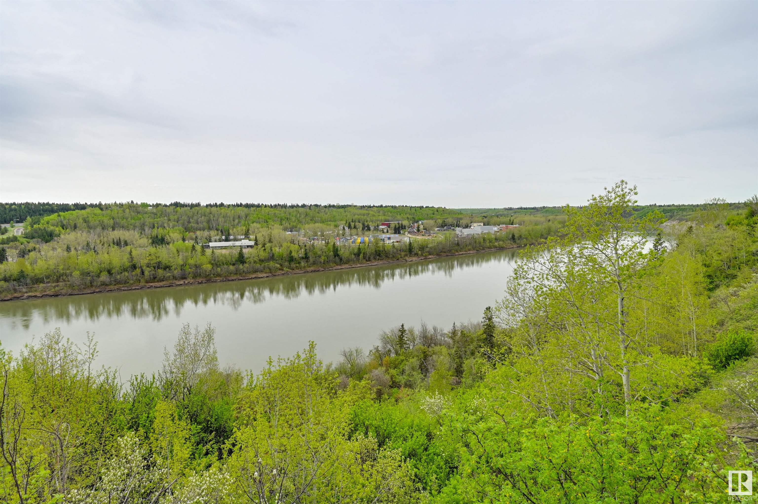 http://cdnparap120.paragonrels.com/ParagonImages/Property/p12/RAE/225348594/5/0/0/5bb14868a6873da822b3ae7e38868b38/1/a6a84b55a4cb59ed645d03f378d88ba2/225348594-4590a13d-f1b9-4afd-9af7-a9df91942b52.JPG