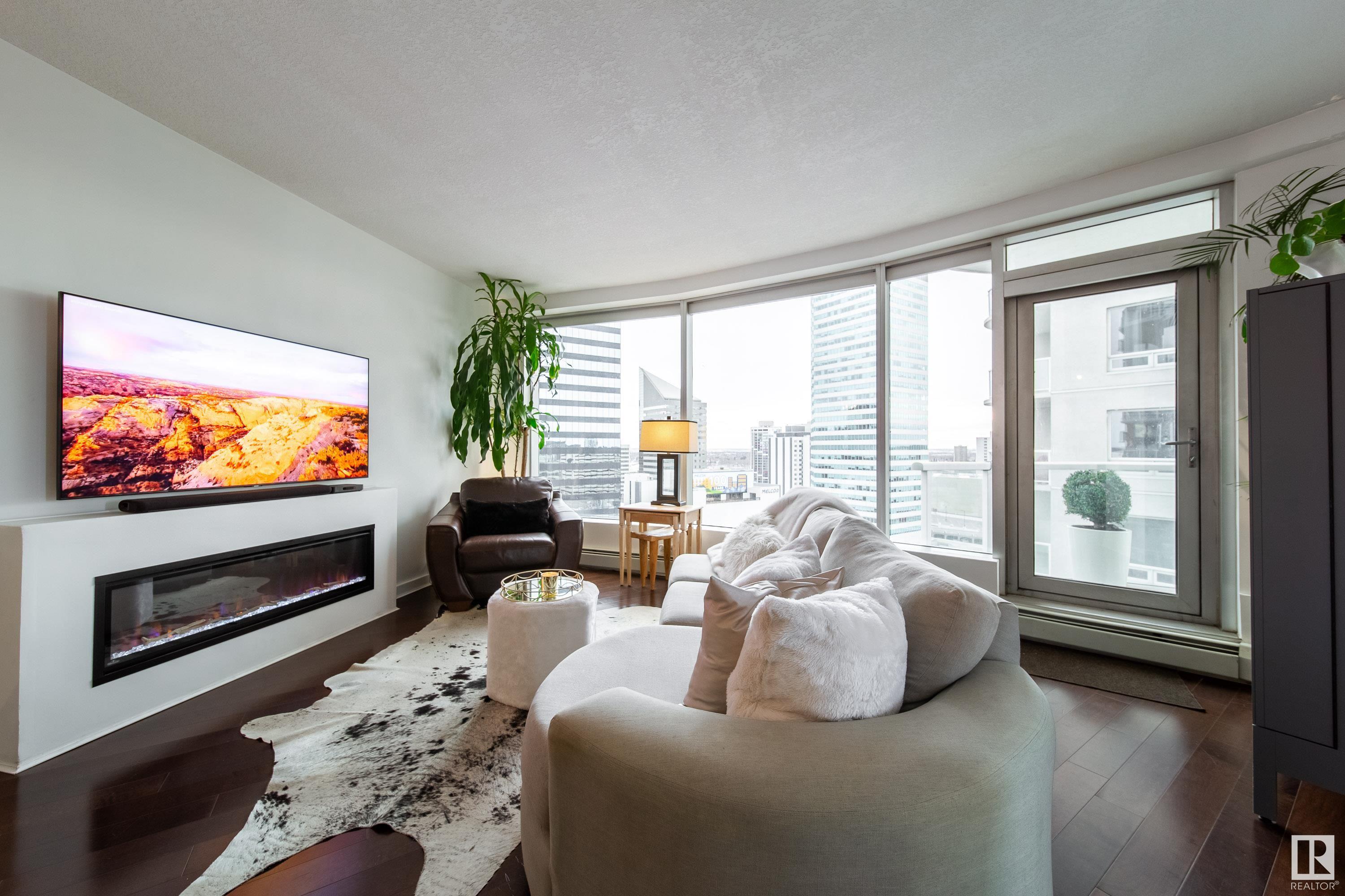 1504 - 10152 104 Street Nw, Downtown, Edmonton 2