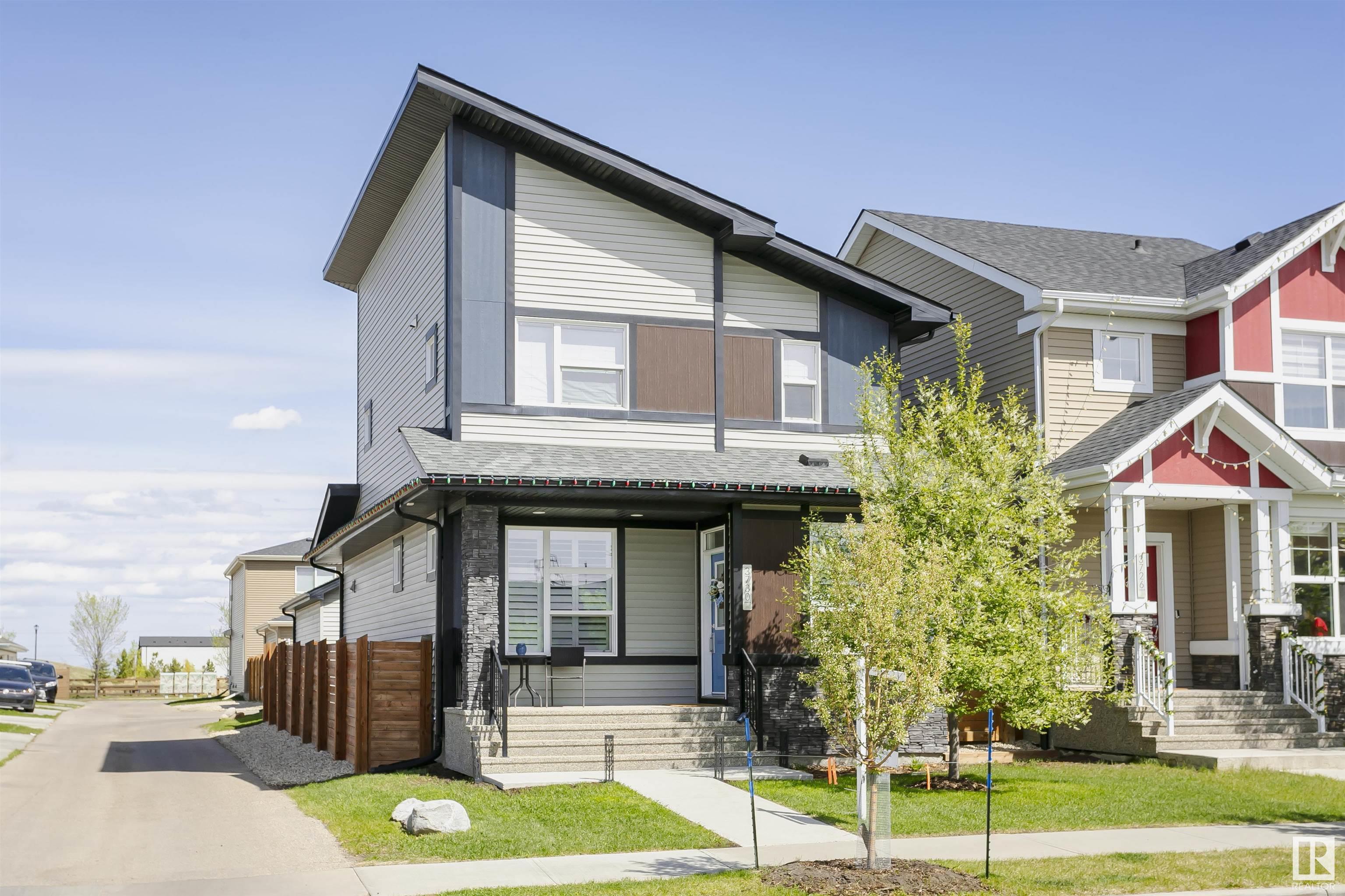 3730 8 Avenue Sw, Charlesworth, Edmonton 2