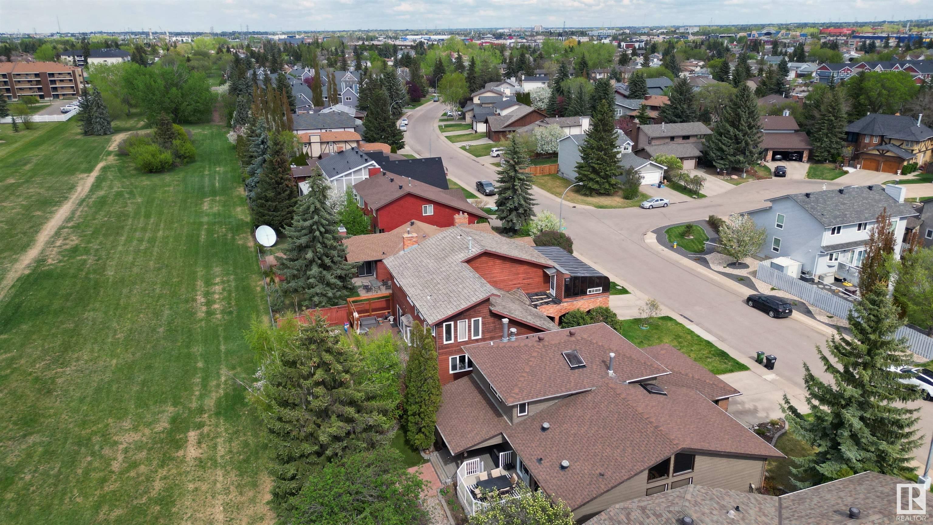 http://cdnparap120.paragonrels.com/ParagonImages/Property/p12/RAE/225348939/73/0/0/5df6abc3cd2826cfbad72647f1ded1f4/1/ef243aac19500304a09983c003741cc6/225348939-e1972e1b-5977-4190-a96d-89823a6c04ef.JPG