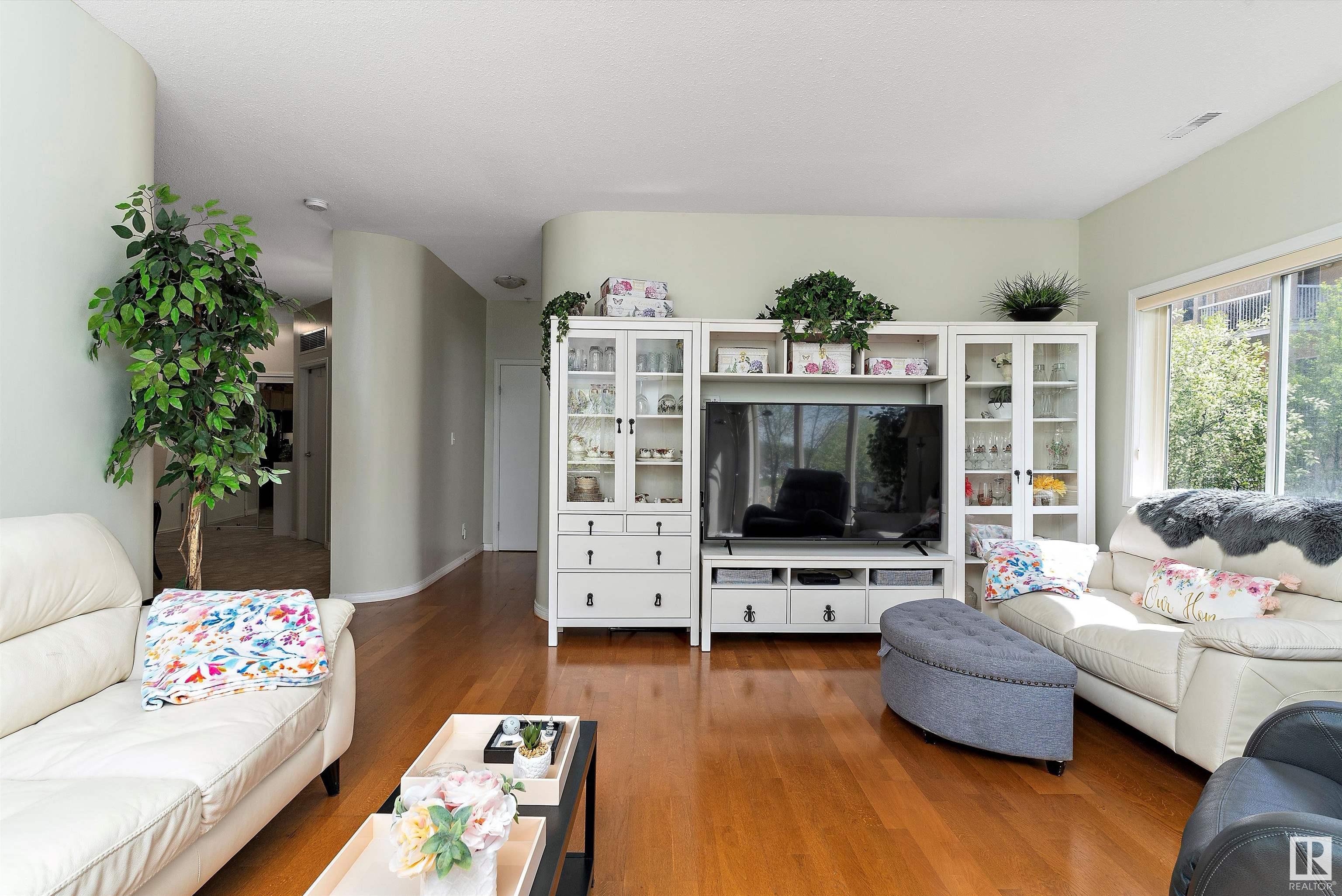 209 - 4304 139 Avenue Nw, Clareview Town Centre, Edmonton 2