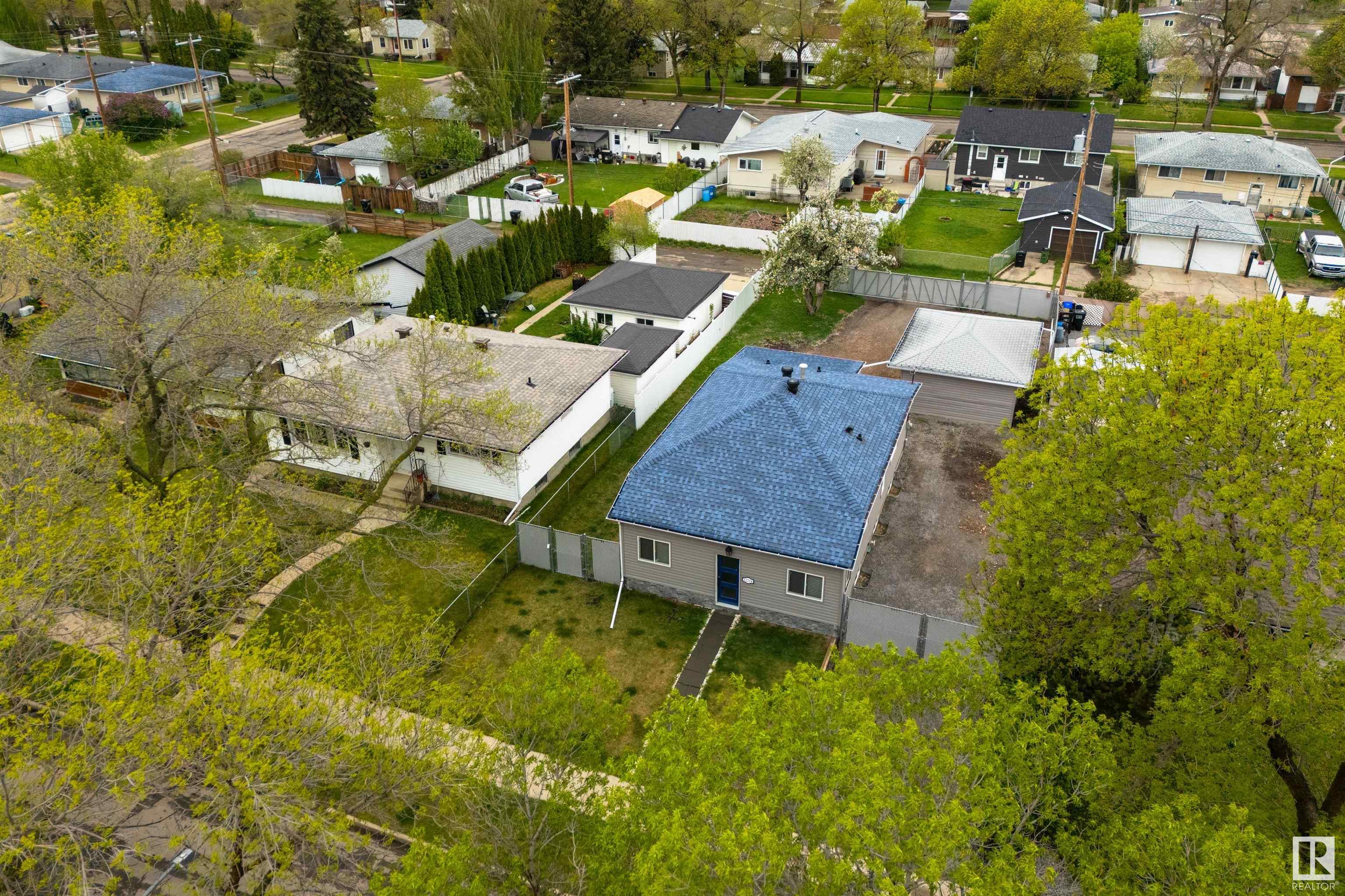 http://cdnparap120.paragonrels.com/ParagonImages/Property/p12/RAE/225349839/62/0/0/825726f737d15edf75bd84646f0cff2c/1/5ab48a097fc46dccdc58d451138a6f00/225349839-d4229f7b-9f5e-4f8f-862c-551c4140c266.JPG