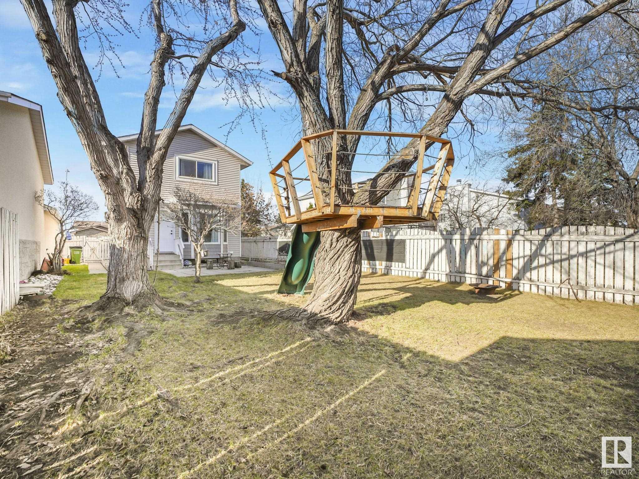 http://cdnparap120.paragonrels.com/ParagonImages/Property/p12/RAE/225350047/43/0/0/ae566e955e09aa76cbe293c2f3ede3ae/1/81e7d28966d5b61776e82905f8e10005/225350047-0eeb56fd-93e6-472c-973a-2873b615dd10.JPG