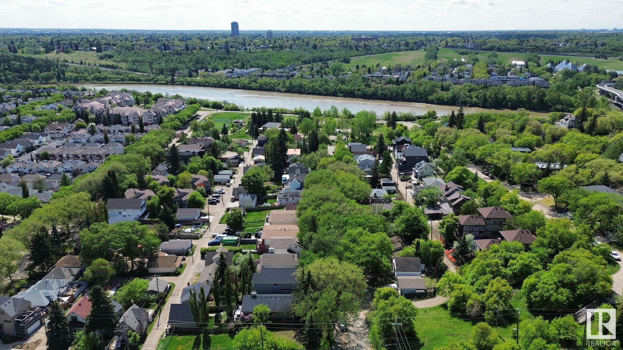 http://cdnparap120.paragonrels.com/ParagonImages/Property/p12/RAE/225350336/14/0/0/c7a7a658cf6ae3c9dcb69c1f20ef07b4/1/16e040f57835ede5e3f64f95798c756d/225350336-6b766bb3-519f-4155-99aa-9886bf796617.JPG