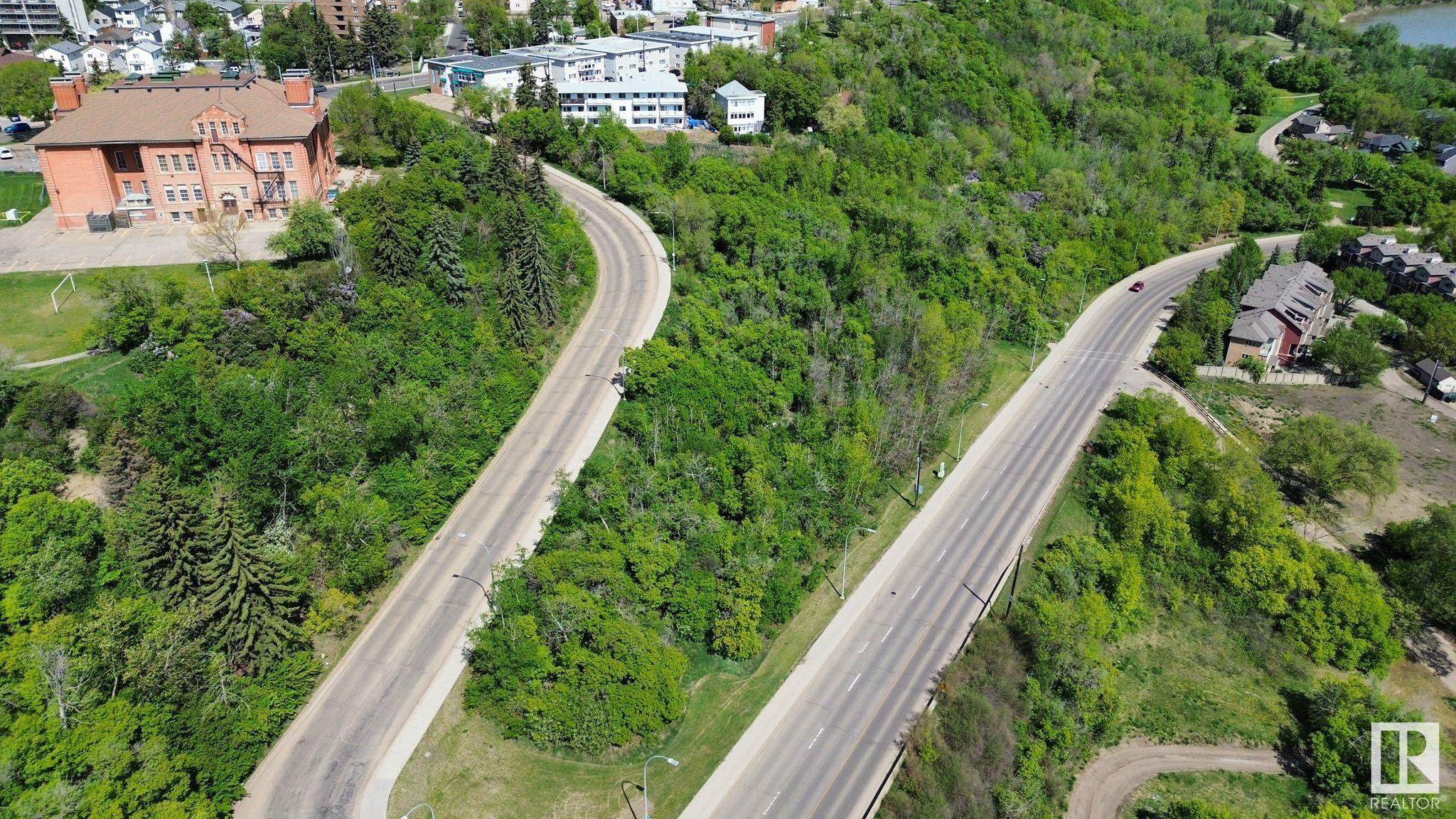 http://cdnparap120.paragonrels.com/ParagonImages/Property/p12/RAE/225350336/17/0/0/d1a163b685ccf27de6bc68f5f1749f31/1/16e040f57835ede5e3f64f95798c756d/225350336-d54fb8c2-d05d-4c86-a384-978c262ef76c.JPG