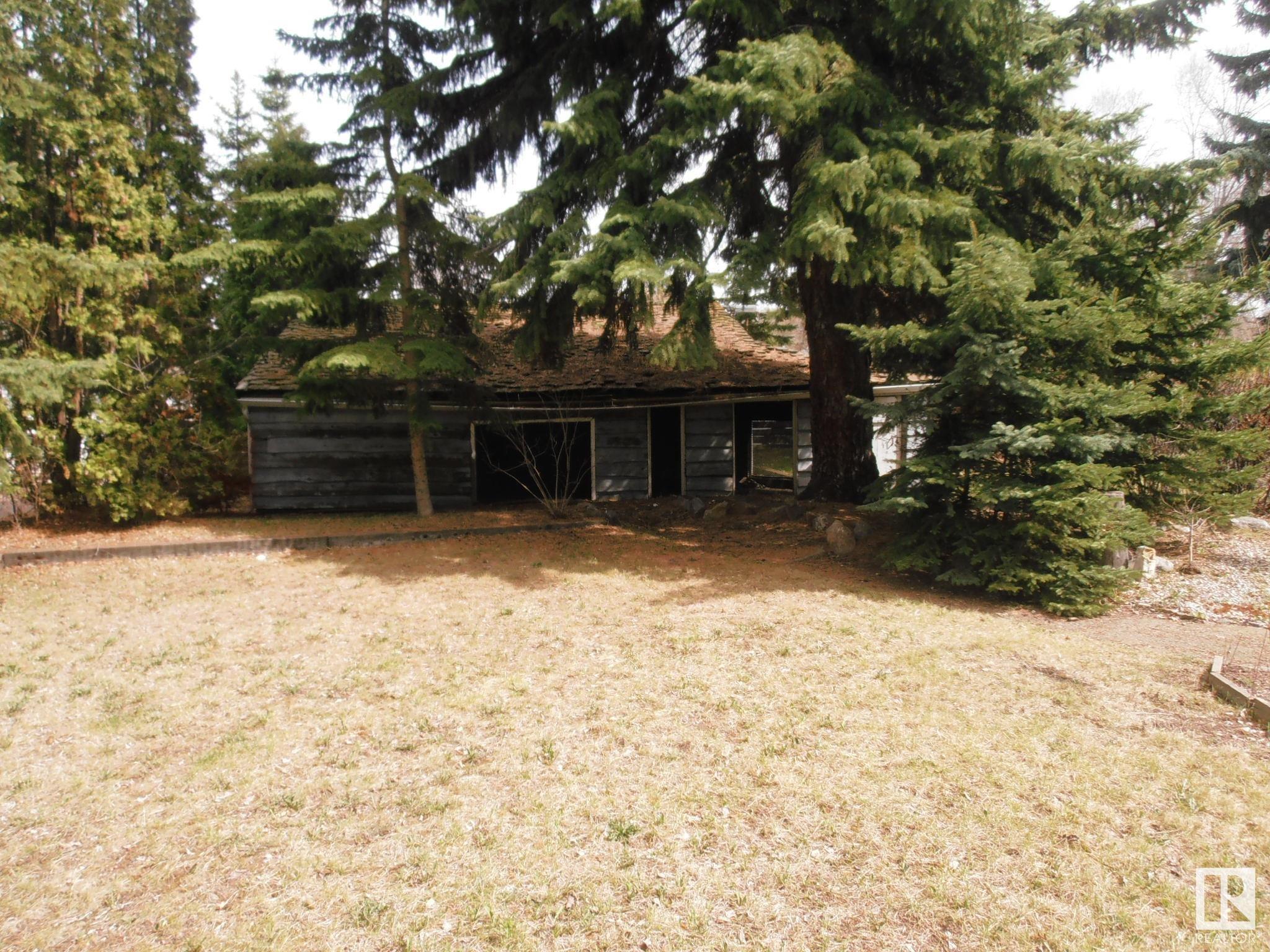 http://cdnparap120.paragonrels.com/ParagonImages/Property/p12/RAE/225350373/5/0/0/7f4e214dcc88e907c9c1f30c3d2dd222/1/1d2f0a4836d0e6491f915da649fc6499/225350373-2d5fbb6d-a771-418c-ba97-ceffb6d9a44b.JPG