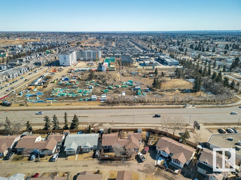 http://cdnparap120.paragonrels.com/ParagonImages/Property/p12/RAE/225350464/20/0/0/87285f1aecdc7f57ae965417845cdc56/1/895ba46e3589559a56477b7687edfa3d/225350464-6e4cbf67-e134-4e60-928f-515be41b2bd7.JPG