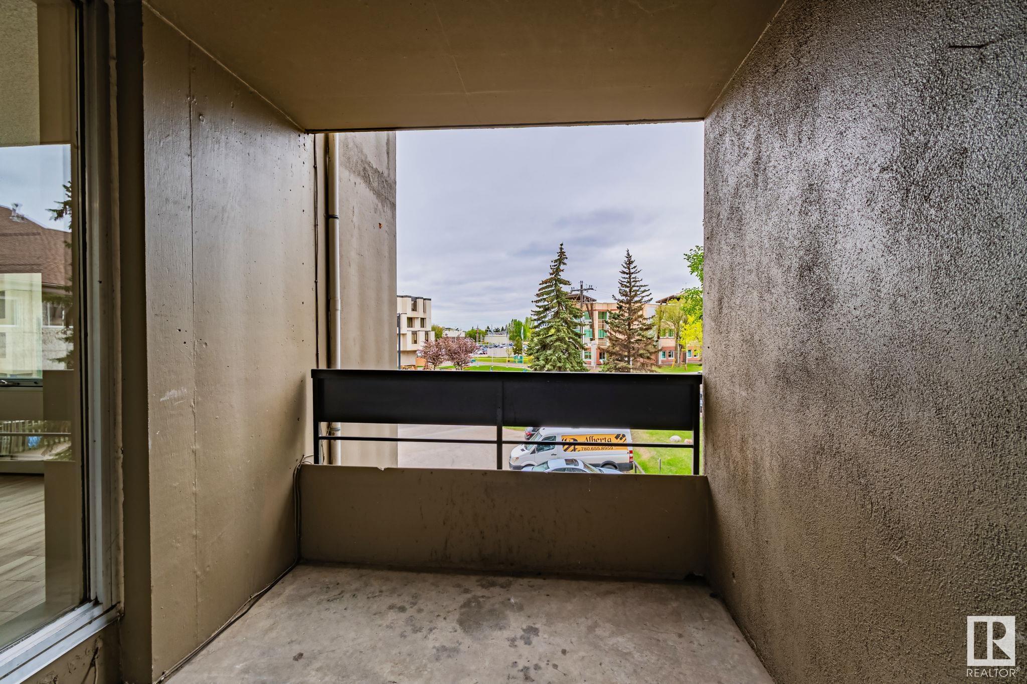 http://cdnparap120.paragonrels.com/ParagonImages/Property/p12/RAE/225350543/12/0/0/183eb8f3db15289b0bd547bafc5acd6a/1/b01e25810cf1670d6ef9aa7cb3ab0df7/225350543-26176e6a-3601-4c8e-b9c9-8528b8cc6a72.JPG